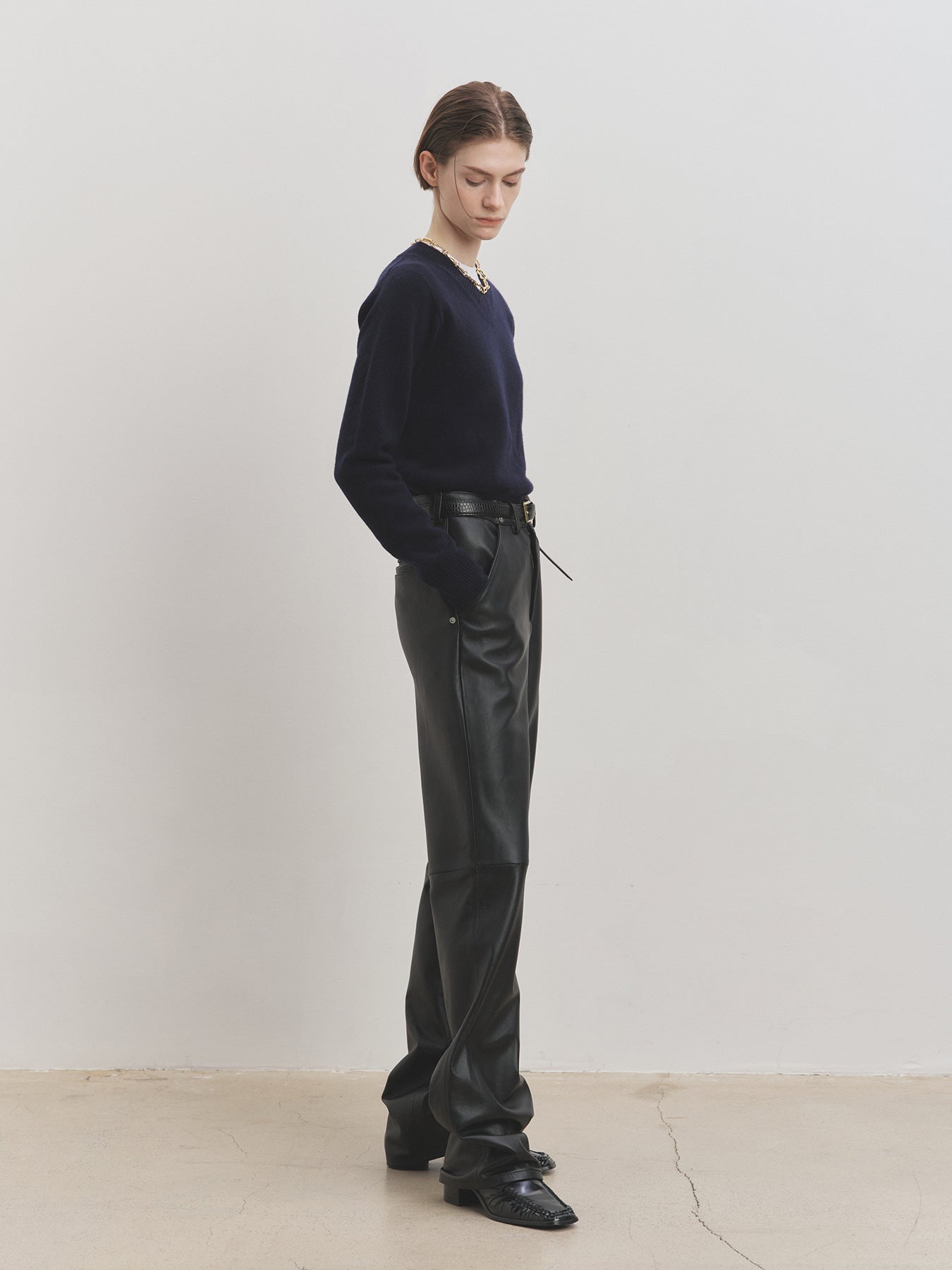 Tonywack - Cropped V-Neck Wool Sweater (Navy) product image 5 | TRAB K-Fashion Australia