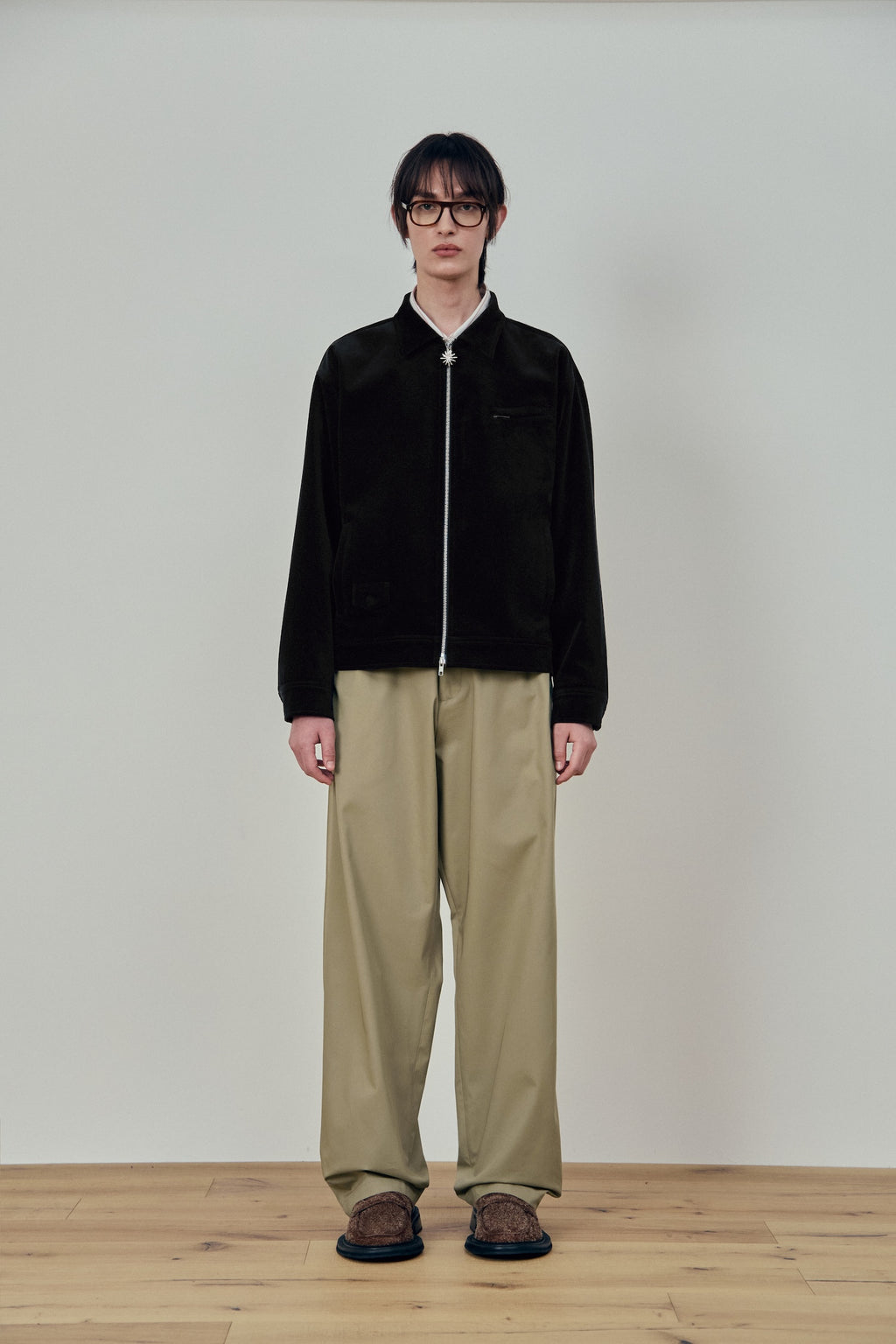 Stu - Velvet Zip Up Jacket Black (With Stamen (Brooch)) product image 1 | TRAB K-Fashion Australia