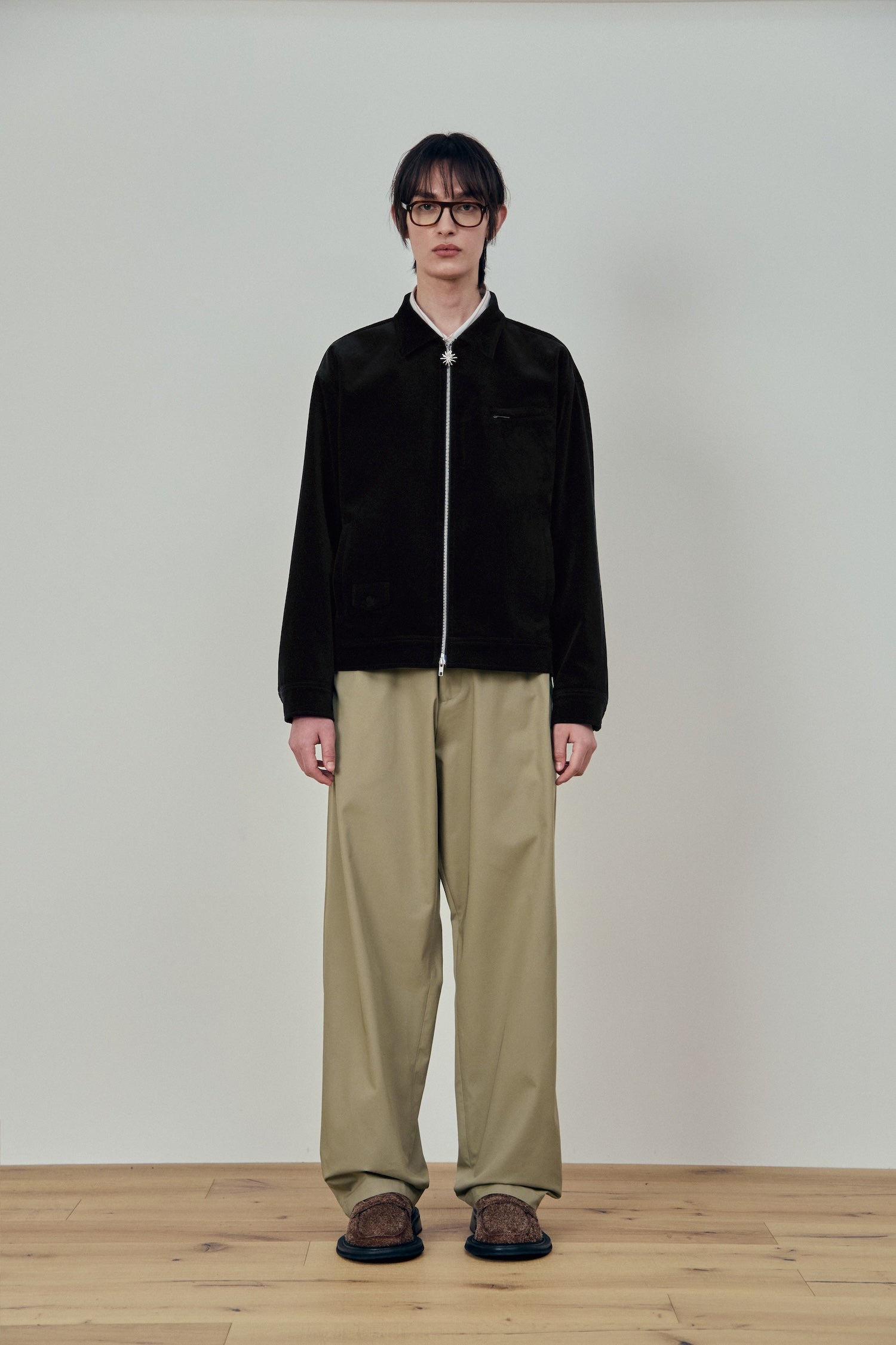 Stu - Velvet Zip Up Jacket Black (With Stamen (Brooch)) product image 1 | TRAB K-Fashion Australia