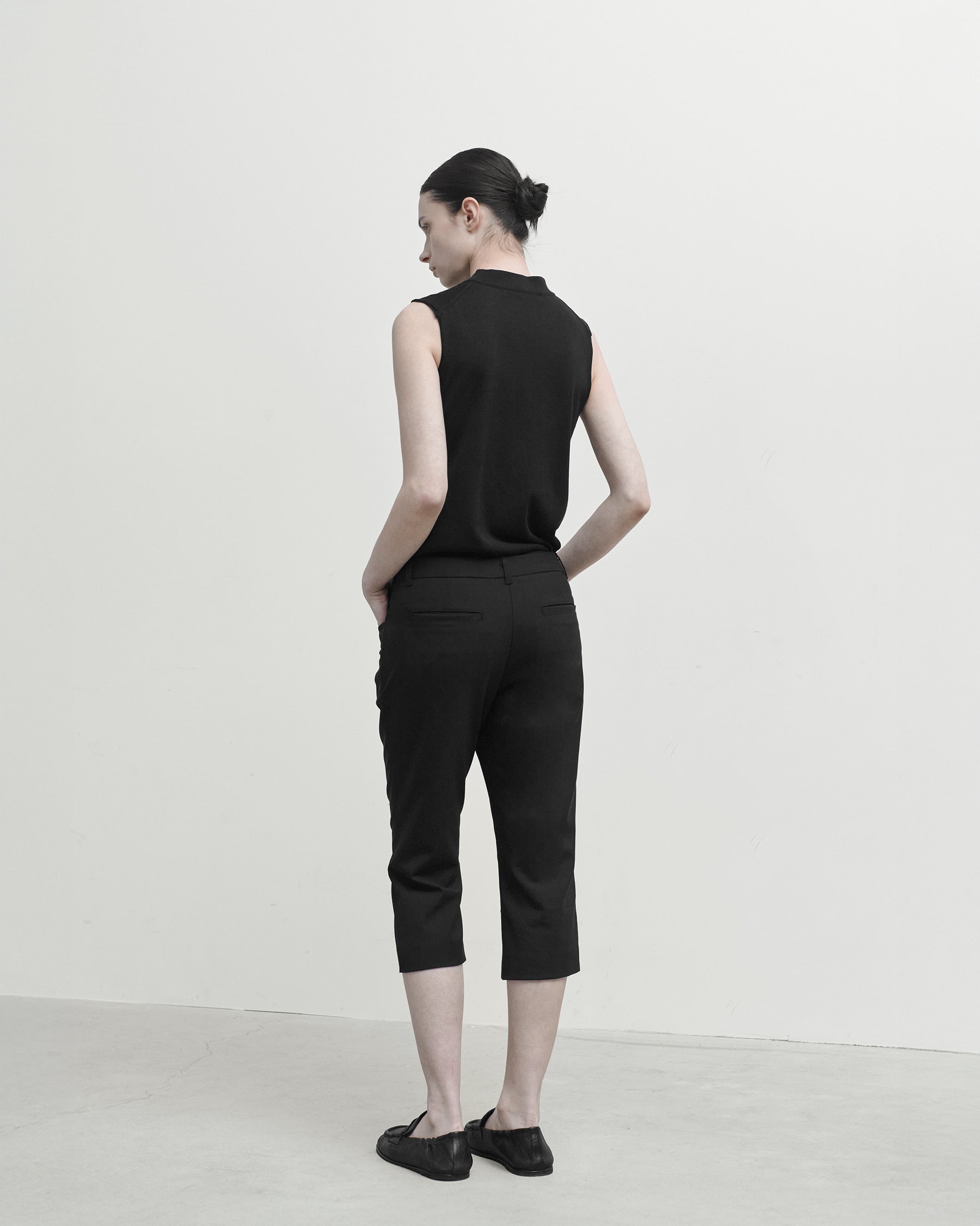 Brownyard - Mock Neck Sleeveless Knit (Black) product image 2 | TRAB K-Fashion Australia