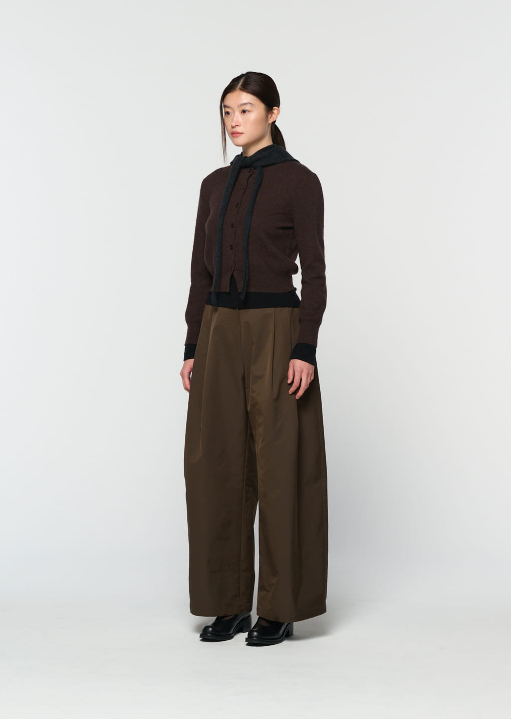 Amomento - two tuck balloon pants (Dark Brown) product image 3 | TRAB K-Fashion Australia