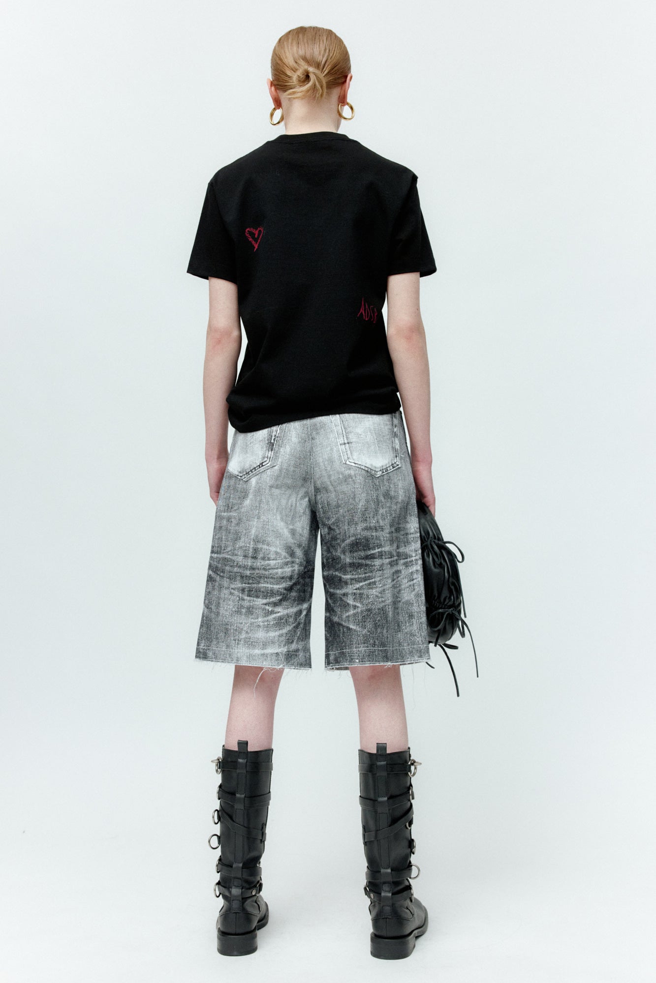 Andersson Bell - (essential) Unisex Again Lip T-Shirt (Essential) product image 4 | TRAB K-Fashion Australia