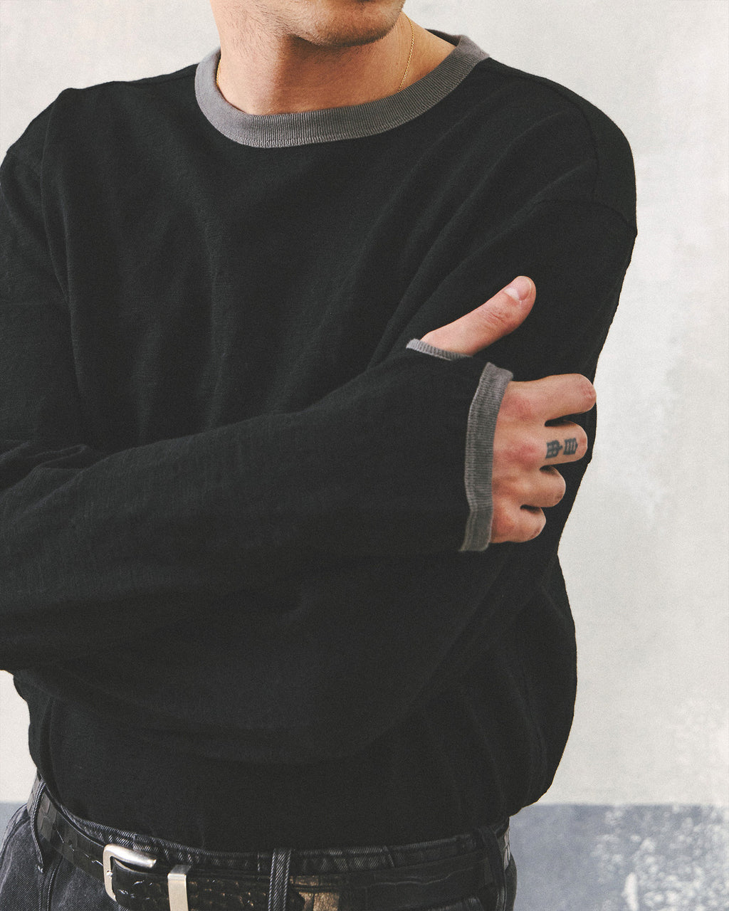 Eastlogue - Thumb Hole Ringer L.s T-shirts (Black & Charcoal) product image 3 | TRAB K-Fashion Australia
