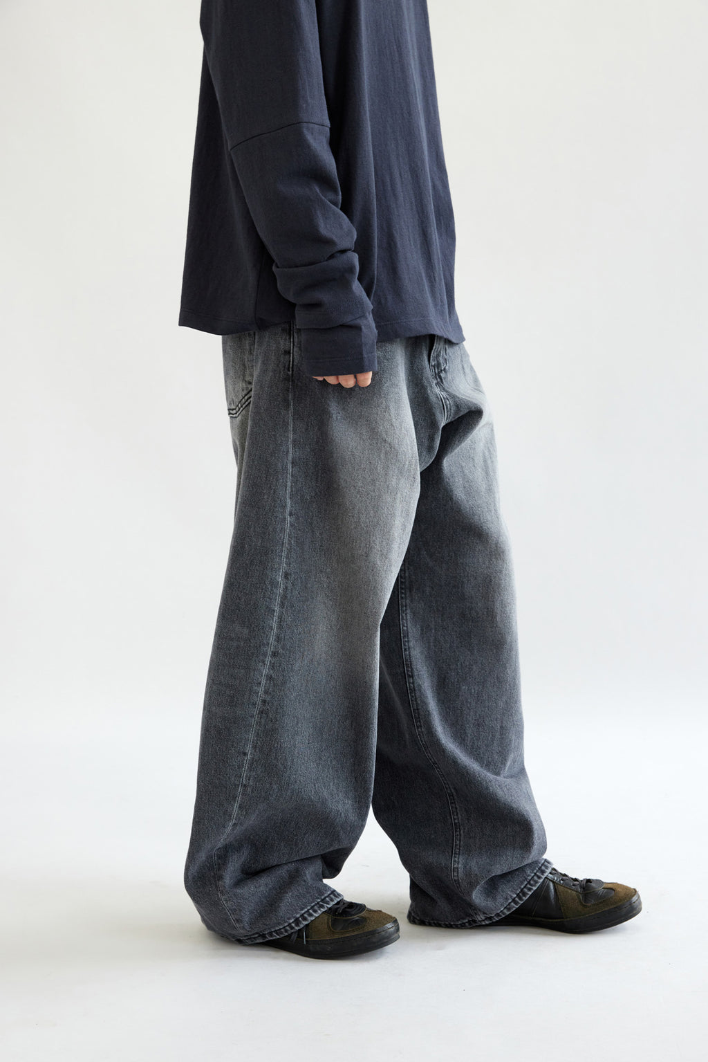 Hatchingroom - Wide Curve Jeans Washed (Black) product image 9 | TRAB K-Fashion Australia