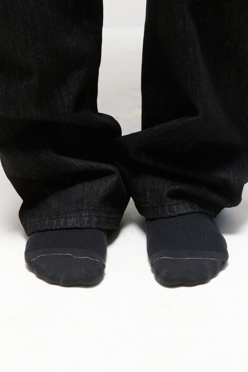 Hatchingroom - Grid Socks Charcoal ((3pcs)) product image 7 | TRAB K-Fashion Australia