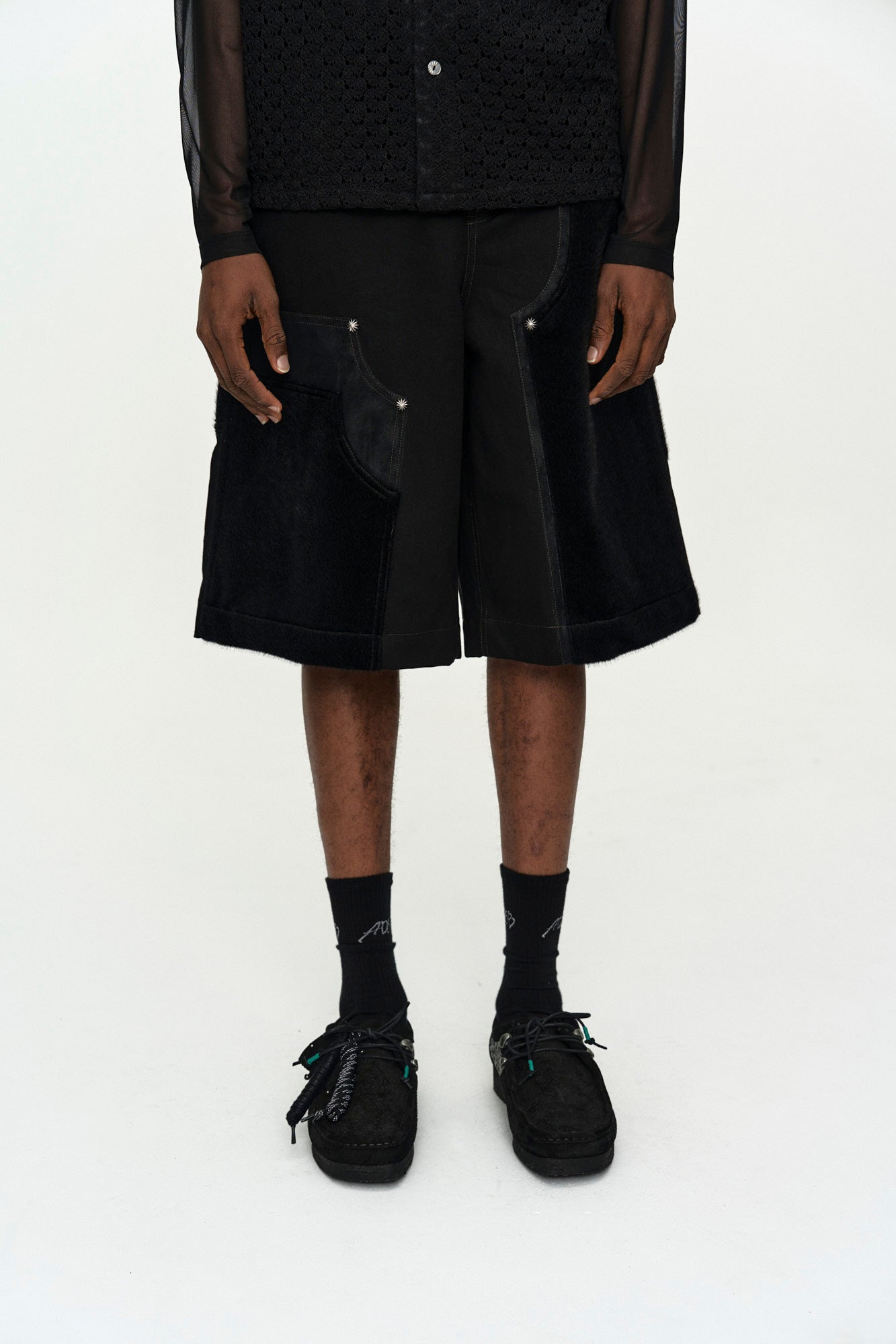 パンツ ANDERSSON BELL FAUX PONY SHORTS 32 Andersson Bell - 仿马尾拼接工装短裤（黑色）| TRA – TRAB