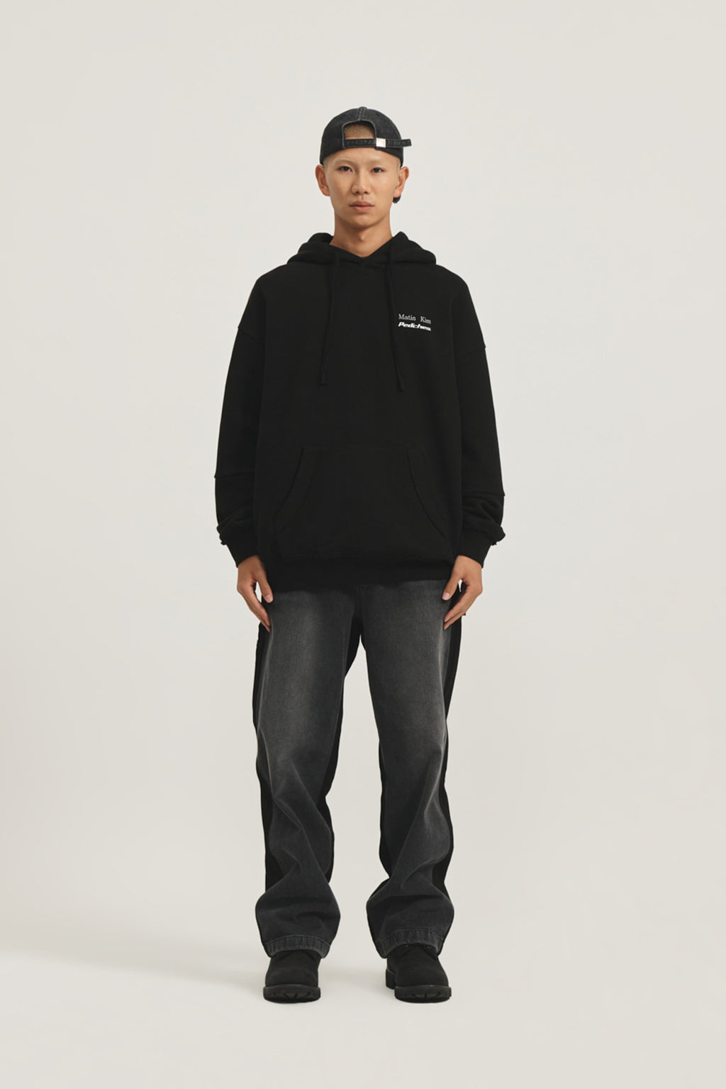 Matin Kim - Peaches Logo Graphic Hoody (Black) product image 8 | TRAB K-Fashion Australia