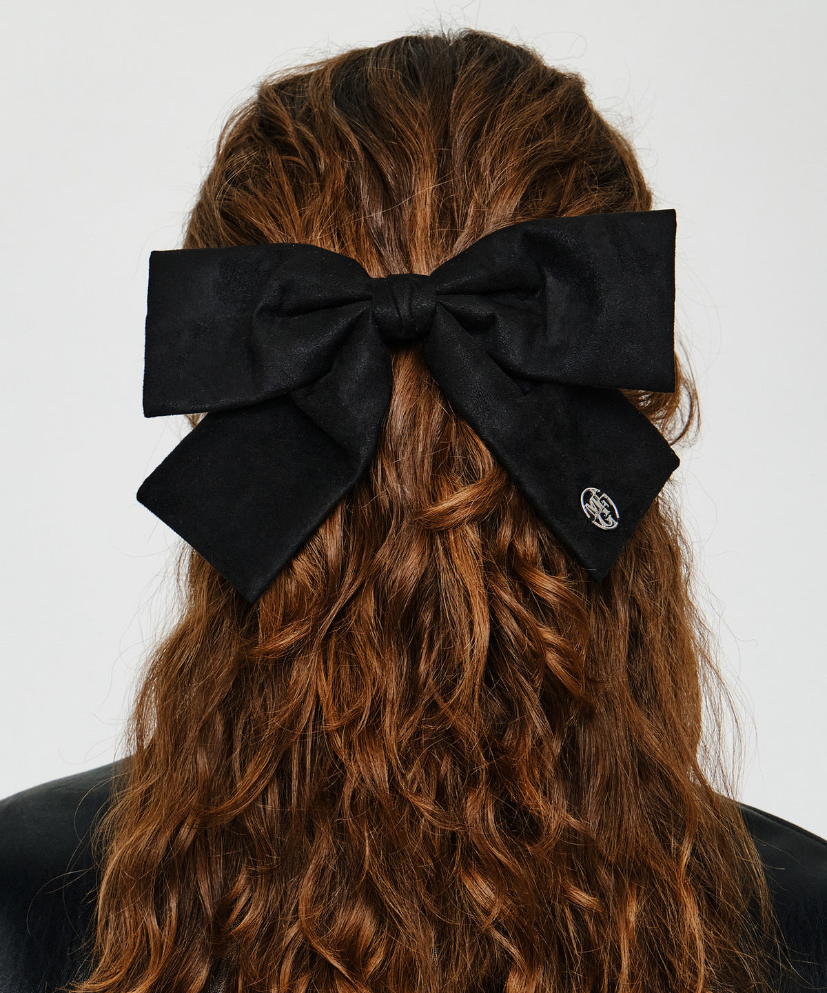 Marithe & Francois Girbaud - Big Ribbon Suede Hair Pin (Black) product image 4 | TRAB K-Fashion Australia