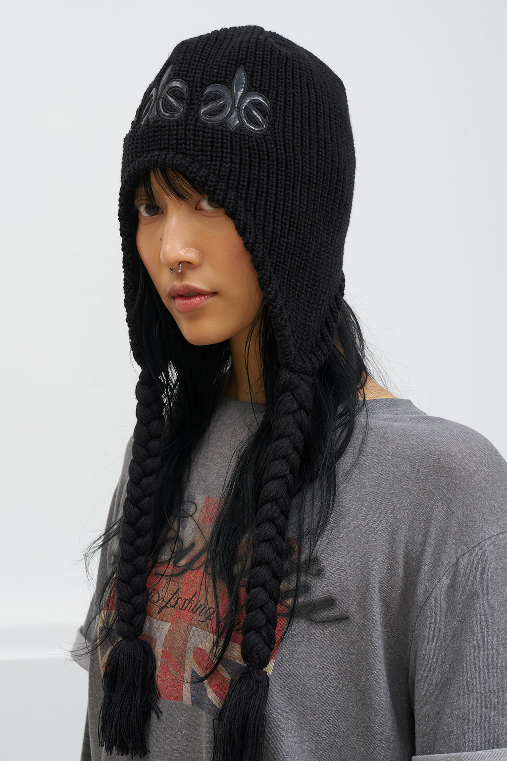 Deinet - Patch Point Beanie (Black) product image 1 | TRAB K-Fashion Australia