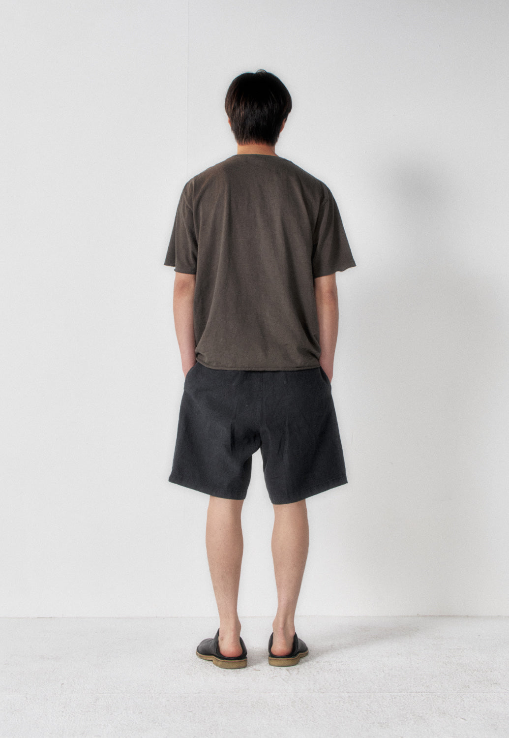 Art if acts - Washed Linen Two Tuck Shorts (Charcoal) product image 3 | TRAB K-Fashion Australia