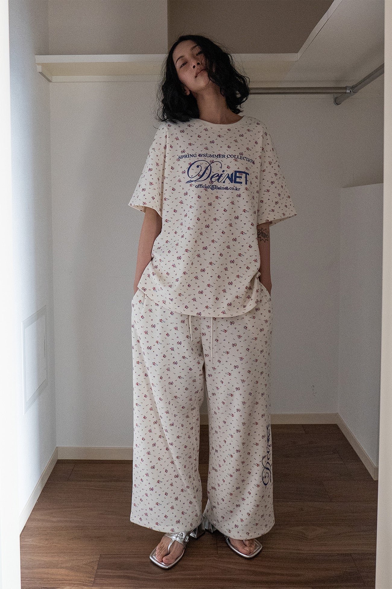 Deinet - Soft Waffle Flower T-Shirt (Ivory) product image 4 | TRAB K-Fashion Australia