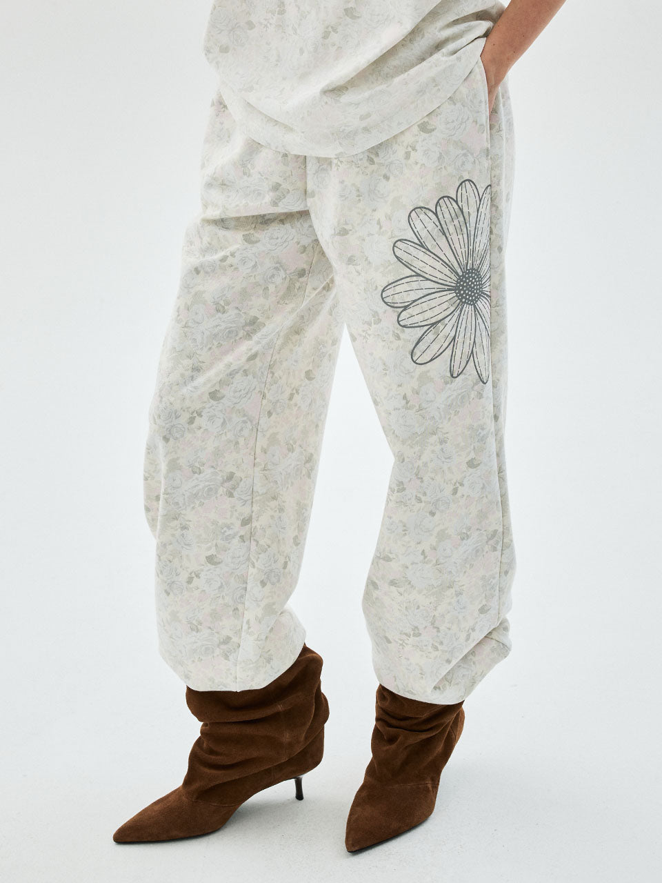 Mardi Mercredi - Jogger Pants Fleur Flower (Ashblue Grey) product image 1 | TRAB K-Fashion Australia