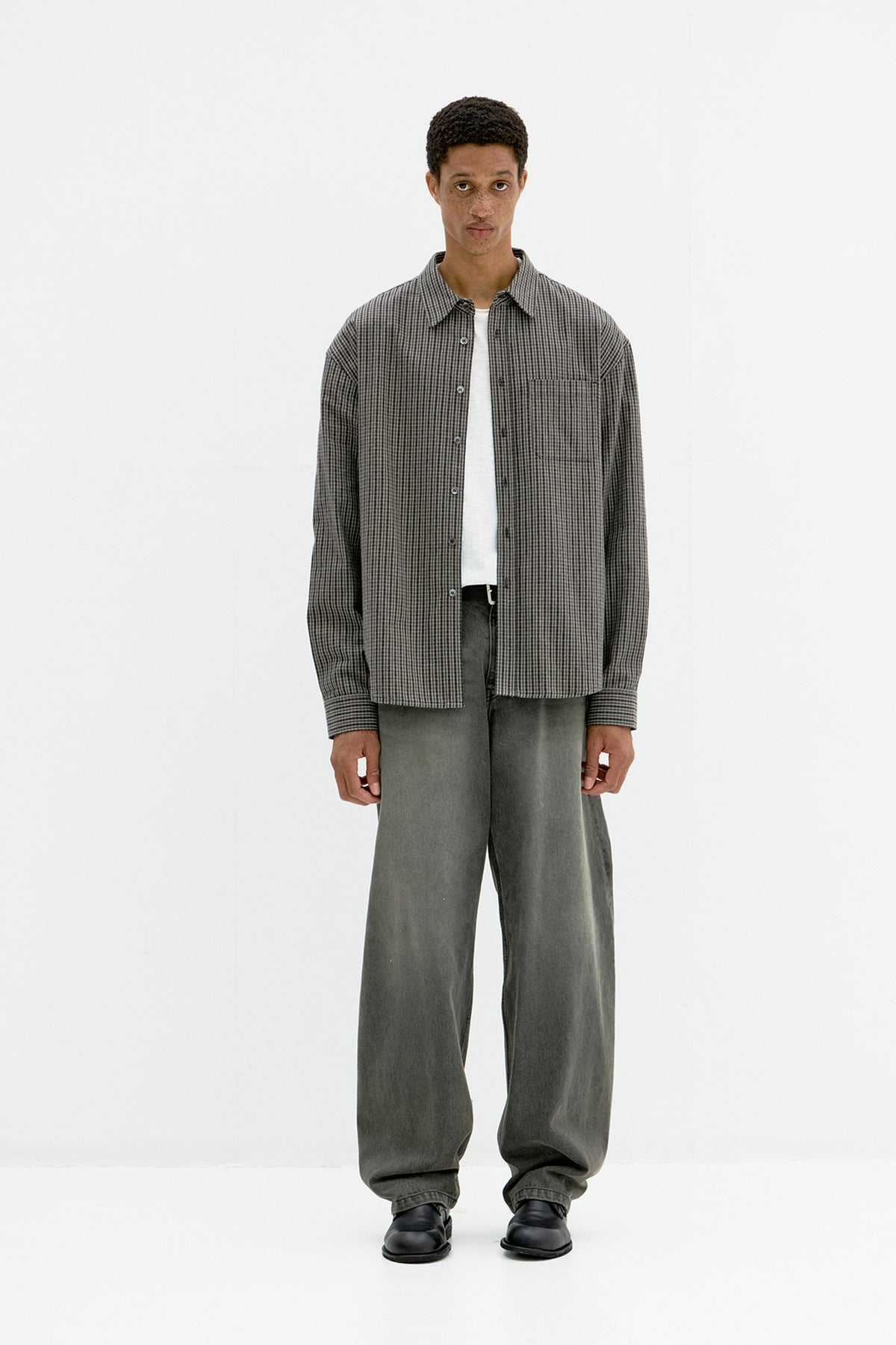 Coor - Back Side Washed Brown Jeans (Washed Brown) product image 2 | TRAB K-Fashion Australia