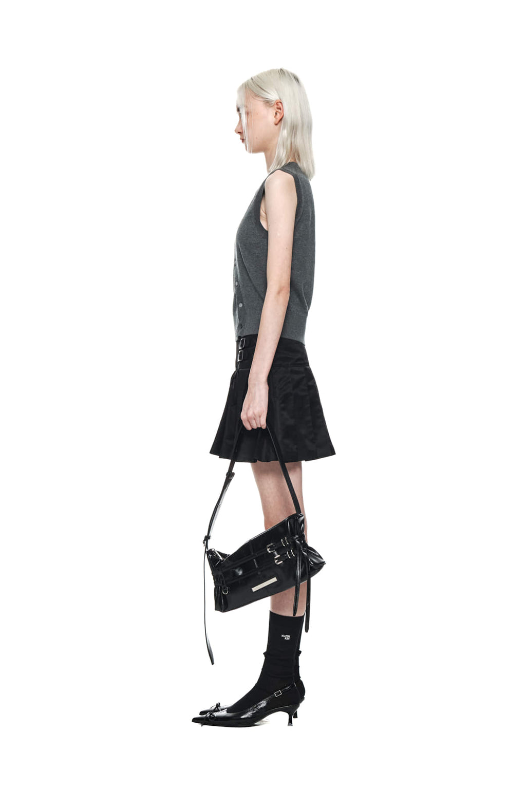 Matin Kim - Lowrise Pleats Mini Skirt (Black) product image 6 | TRAB K-Fashion Australia