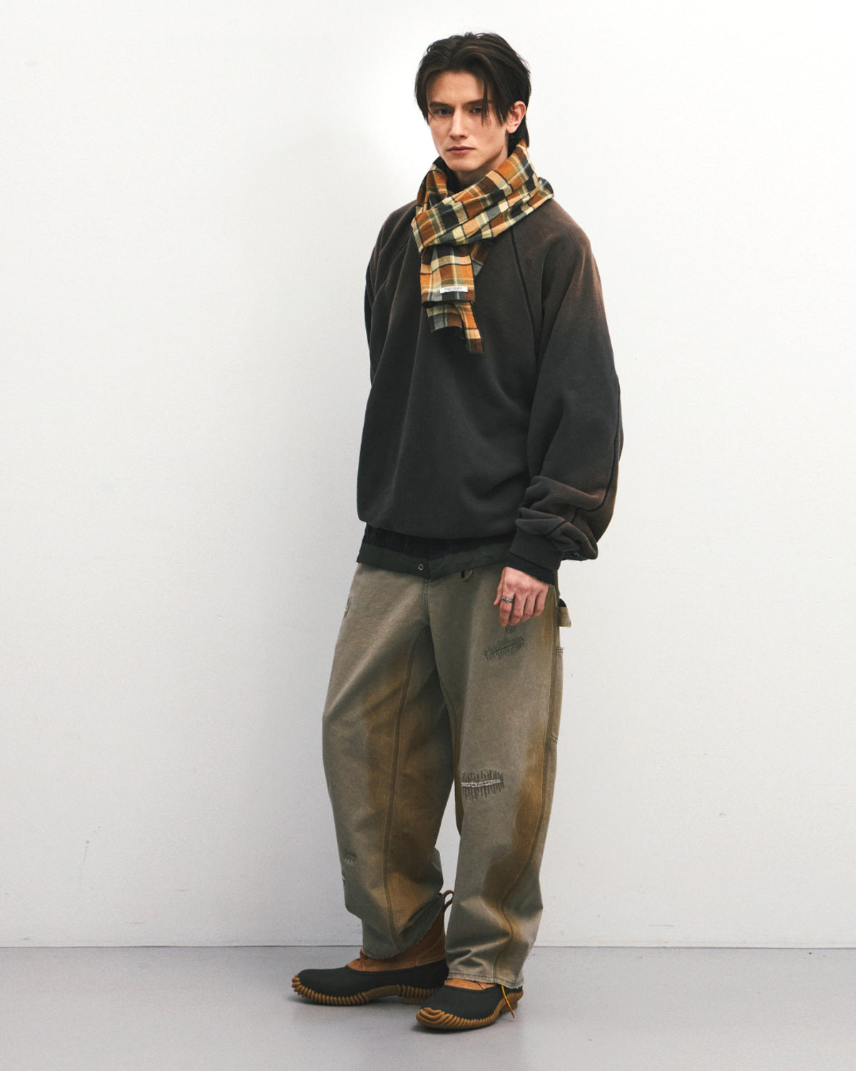 Eastlogue - Athletic Cut Out Zip-up Sweat (Charcoal) product image 4 | TRAB K-Fashion Australia