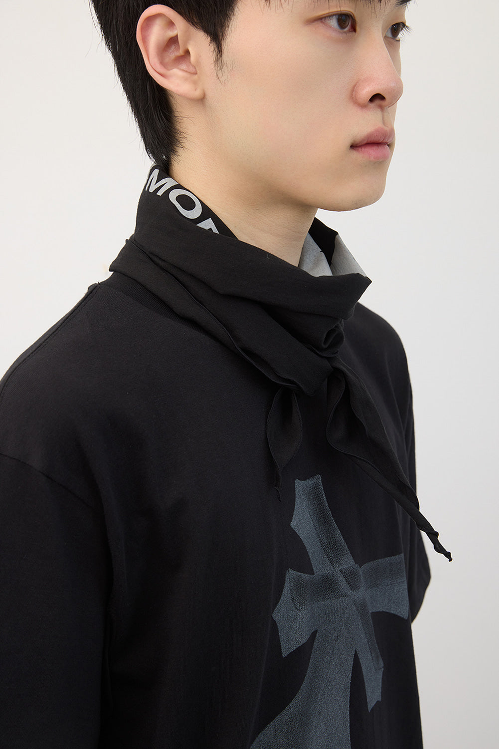 Hatchingroom - Tabber Modern Goth Diamond Slogan Scarf (Black) product image 10 | TRAB K-Fashion Australia