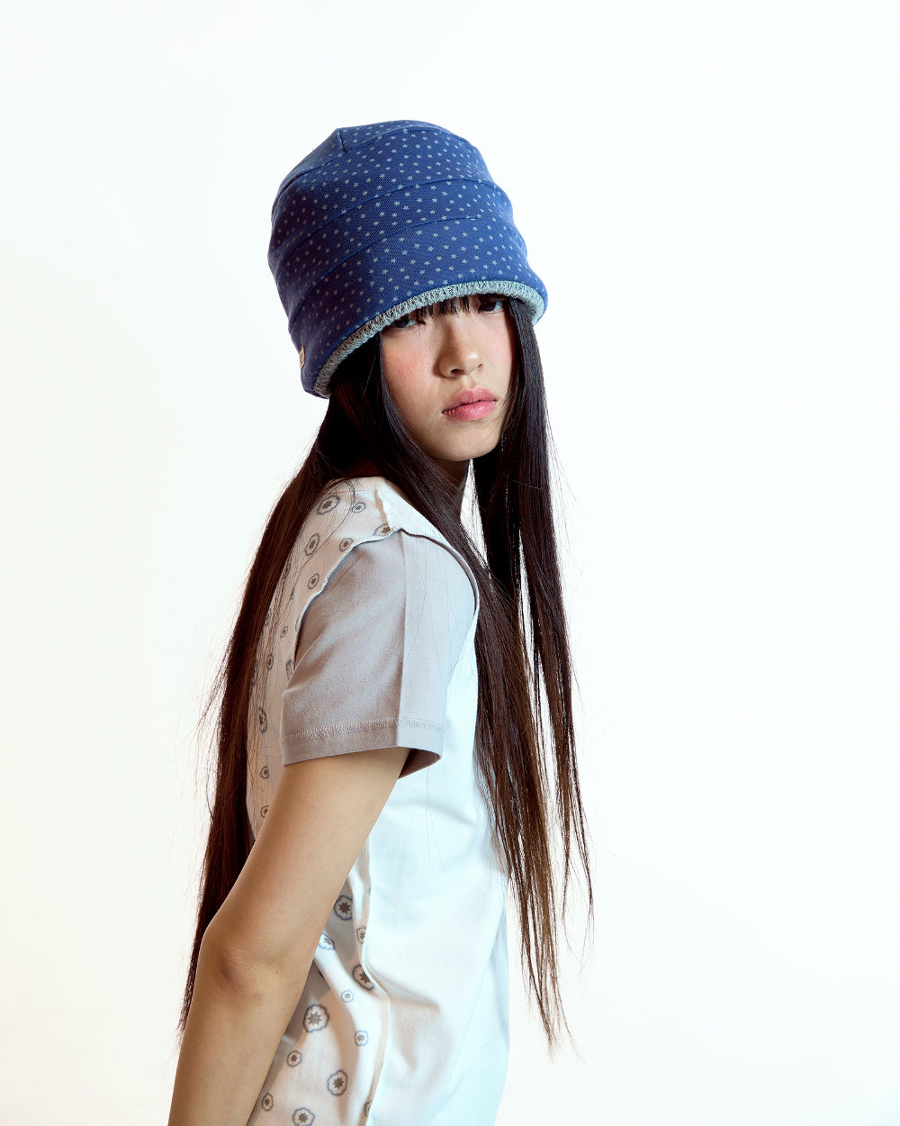 Coyseio - Rough Star Reversible Beanie (Grey) product image 7 | TRAB K-Fashion Australia