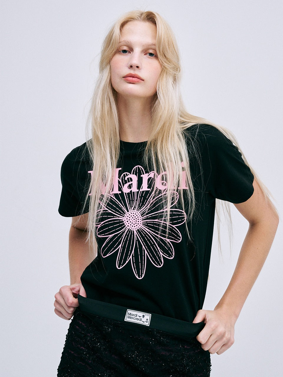 Mardi Mercredi - Slim Tshirt Flowermardi (Black Pink) product image 1 | TRAB K-Fashion Australia