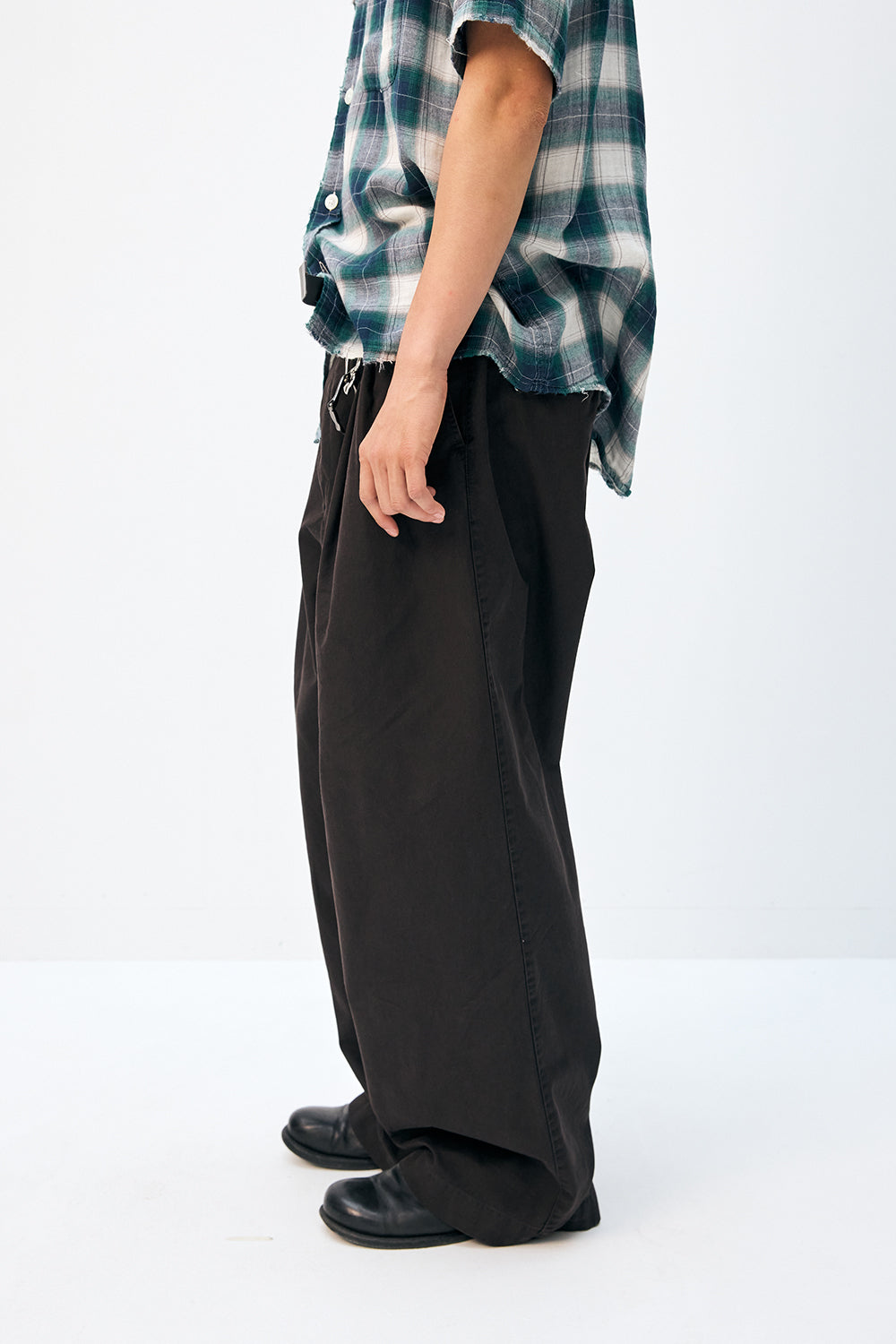 Hatchingroom - Wide Two Pleats Trousers (Dyed Purple Brown) product image 9 | TRAB K-Fashion Australia