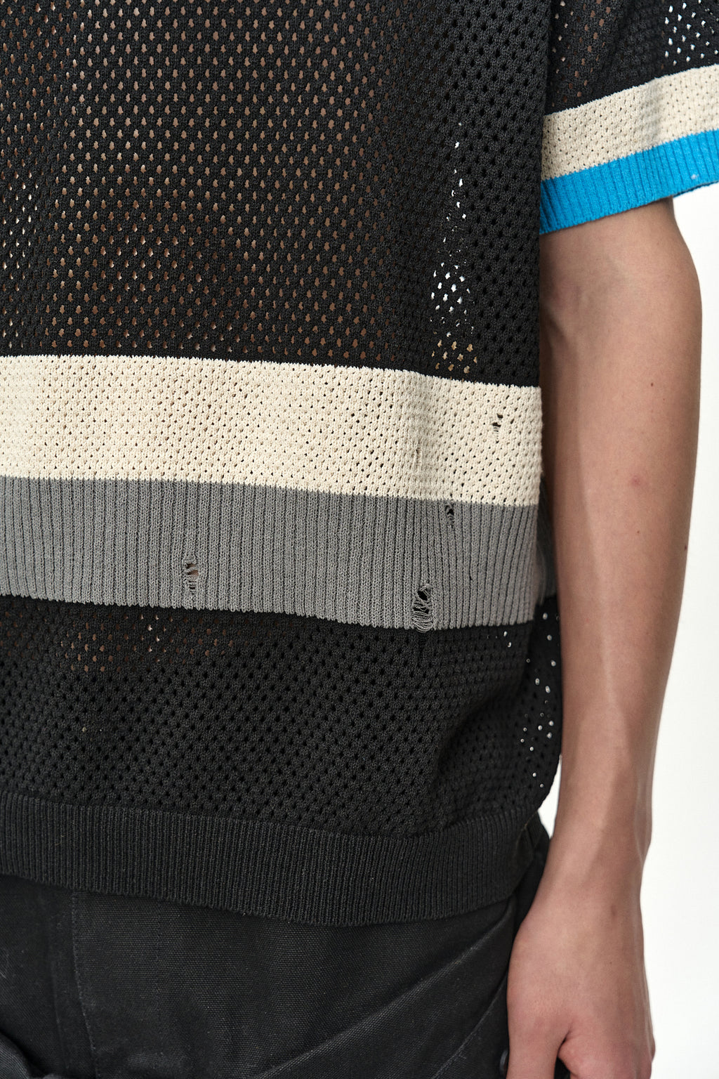 Andersson Bell - Color-Blocked Short Sleeve Crew-Neck Sweater (Black/Blue) product image 8 | TRAB K-Fashion Australia