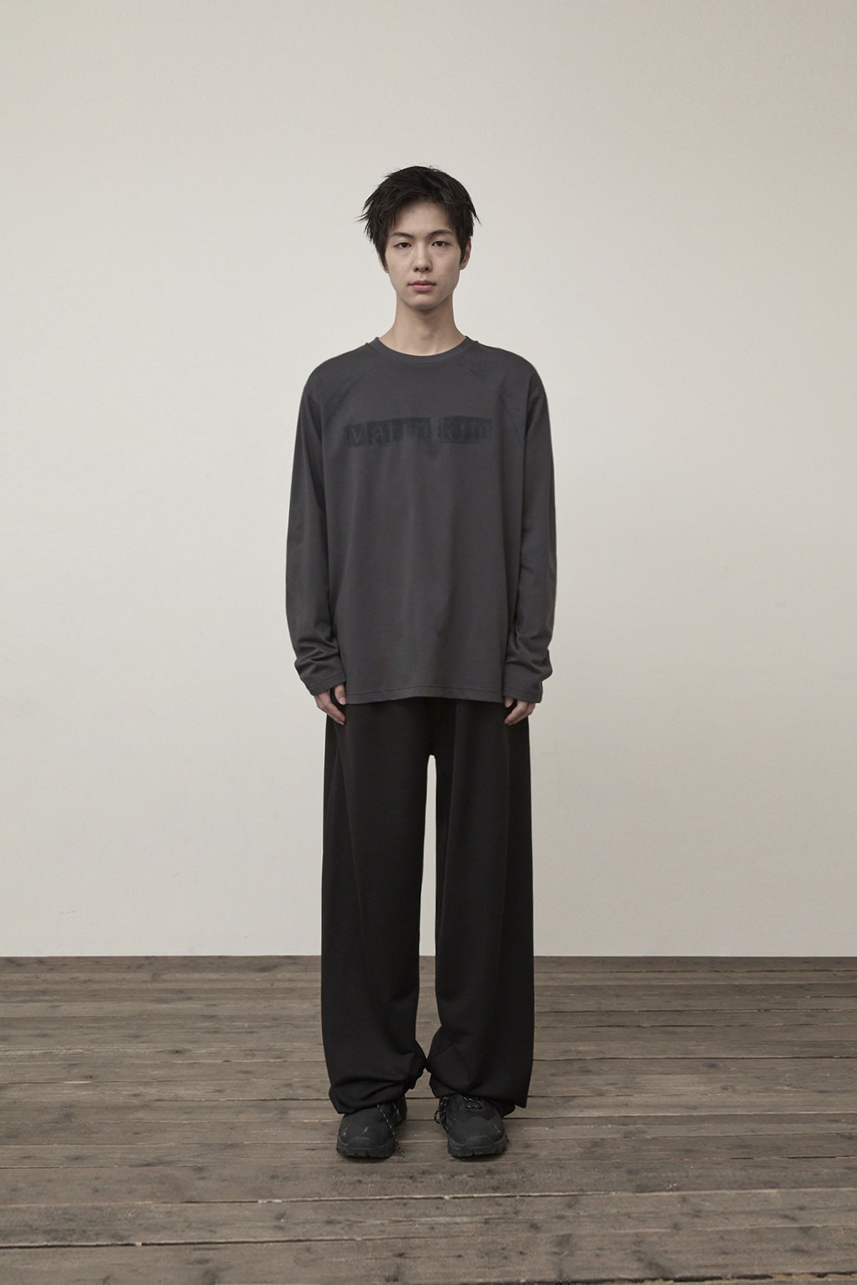 Matin Kim - Back Pocket Glitter Sweatpants (Black) product image 5 | TRAB K-Fashion Australia