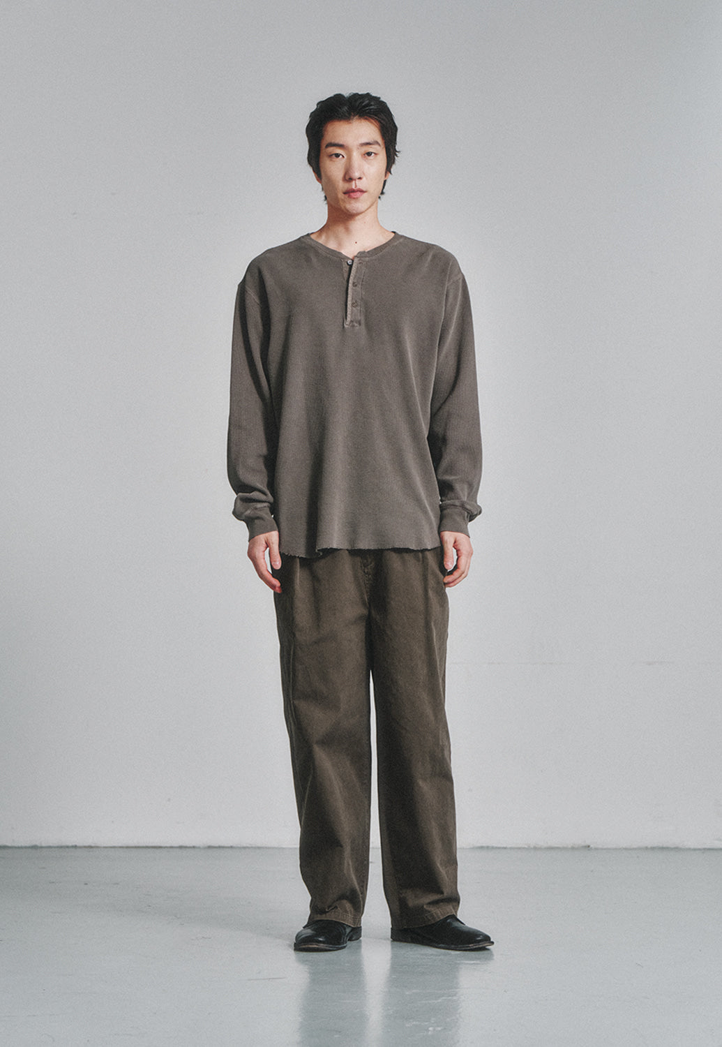 Art if acts - One Tuck Chino Pants (Olive) product image 2 | TRAB K-Fashion Australia