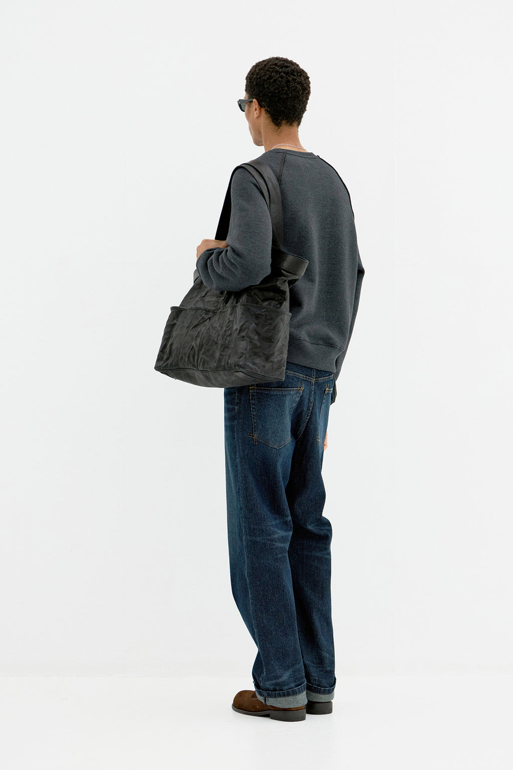 Coor - Contrast Stitch Raglan Sweatshirt (Charcoal) product image 4 | TRAB K-Fashion Australia