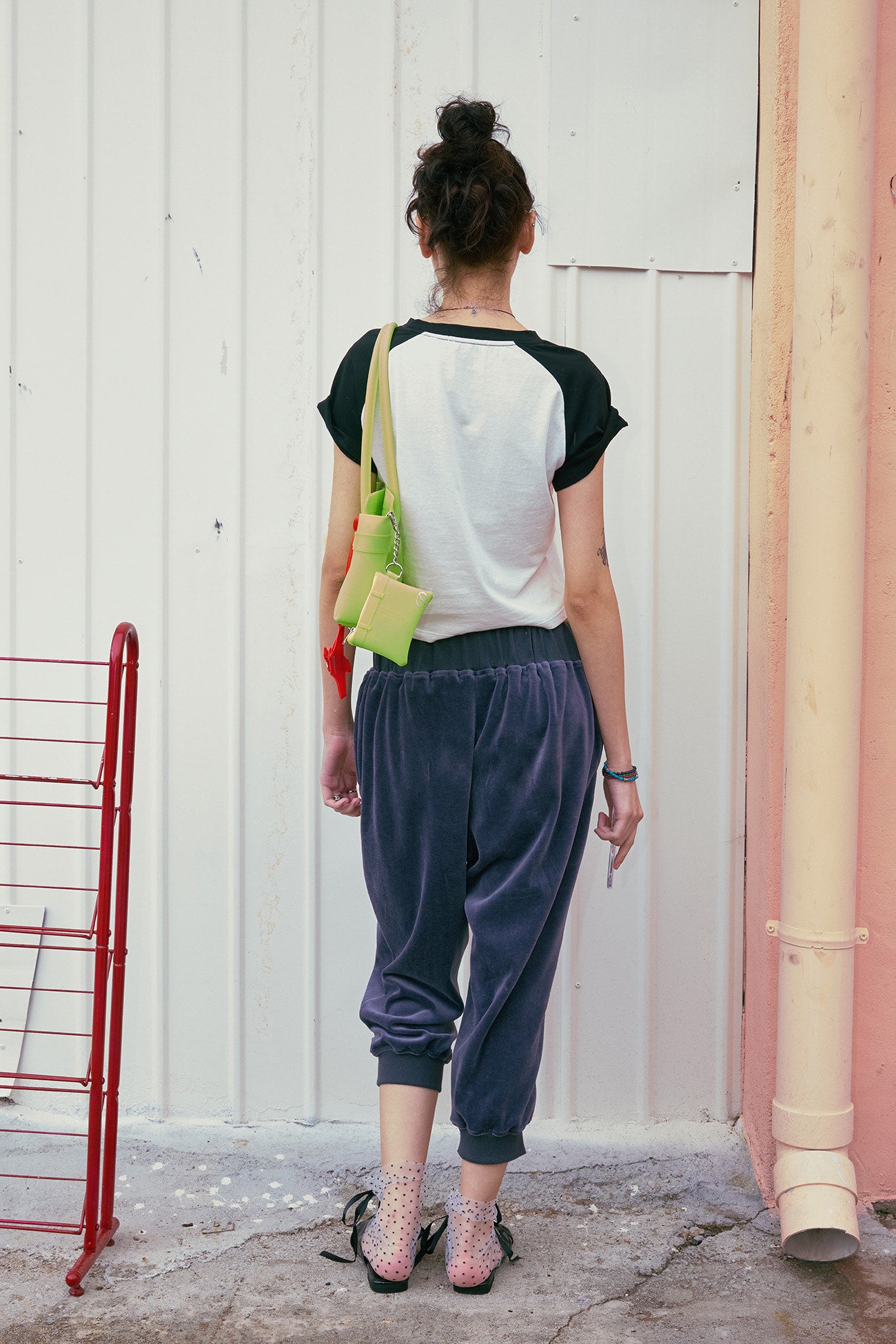 Deinet - Rose Typo Capri Jogger Pants (Charcoal) product image 3 | TRAB K-Fashion Australia