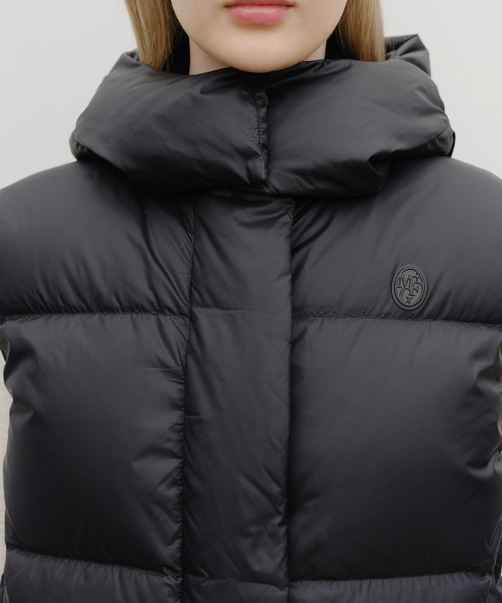 Marithe & Francois Girbaud - Circle Logo Crop Hooded Down Vest (Black) product image 4 | TRAB K-Fashion Australia