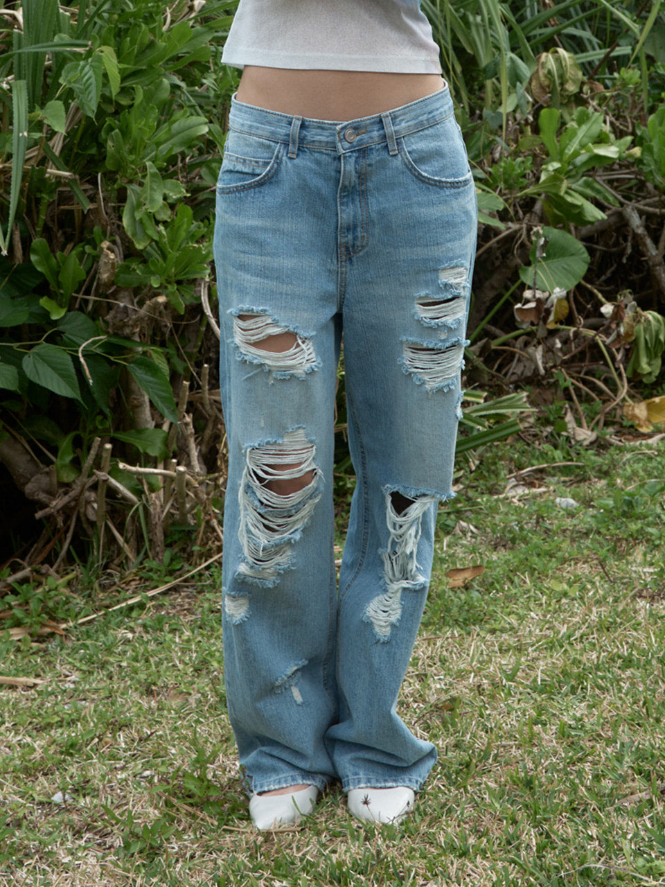 Kijun - Distressed Relaxed Fit Jeans (Blue) product image 1 | TRAB K-Fashion Australia
