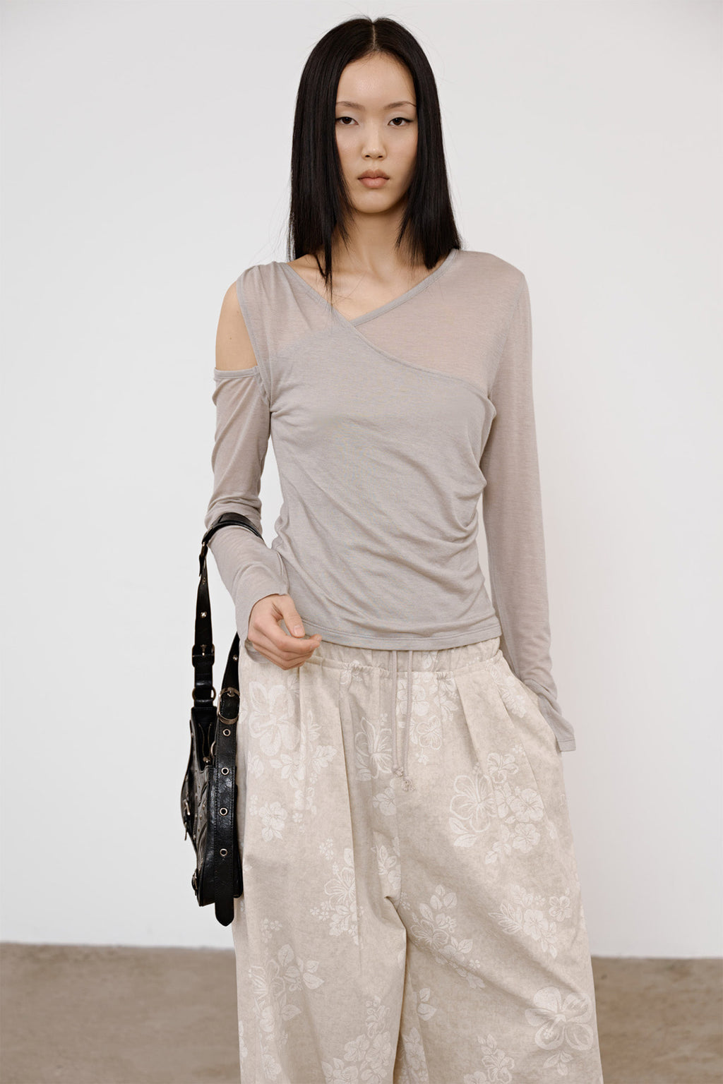 Deinet - One Shoulder Draped Asymmetric Top (Beige) product image 8 | TRAB K-Fashion Australia