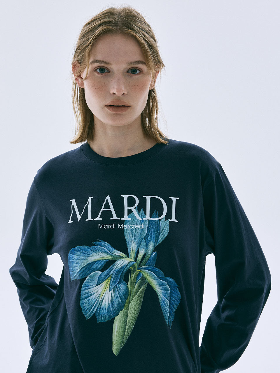 Mardi Mercredi - Tshirt Long Sleeve Lilies 07 (Navy) product image 1 | TRAB K-Fashion Australia