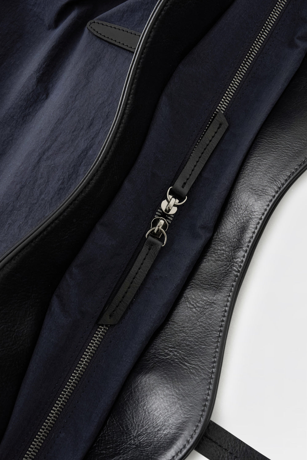 Hatchingroom - Arrow Tote Pig (Dyed Dark Navy) product image 5 | TRAB K-Fashion Australia
