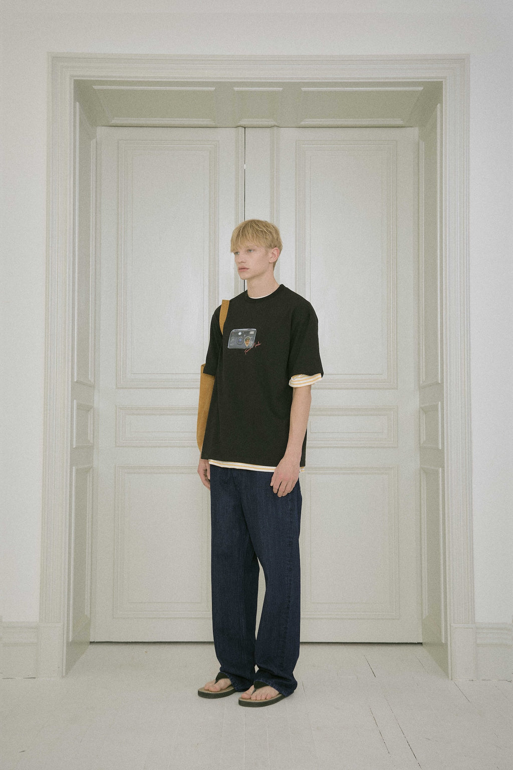 STU - Camera Printing T-Shirt (Black) product image 2 | TRAB K-Fashion Australia