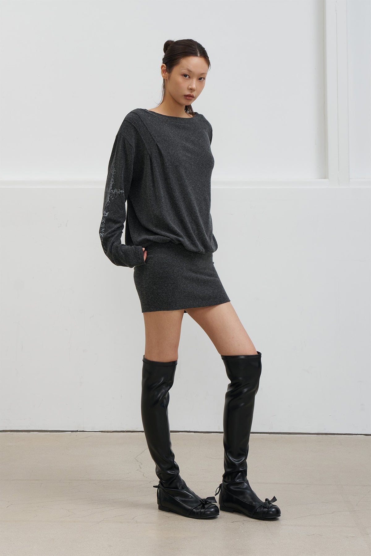Deinet - Angel Off-Shoulder Dress (Charcoal) product image 4 | TRAB K-Fashion Australia