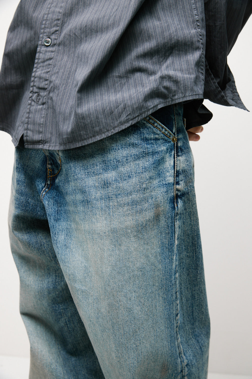Hatchingroom - Wide Curve Jeans (Faded Blue) product image 11 | TRAB K-Fashion Australia