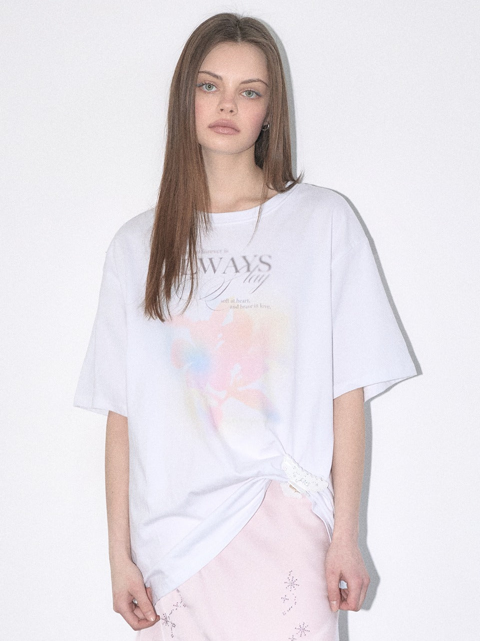 Margarin Fingers - Blurry Flower T-Shirt (White) product image 1 | TRAB K-Fashion Australia