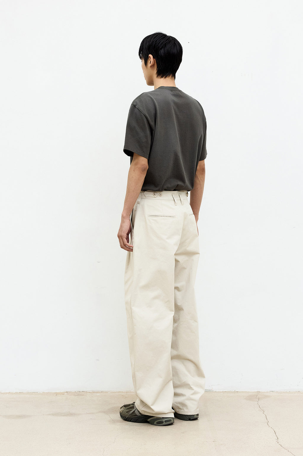 Coor - Spray Washed Pocket Point T-Shirt (Olive Khaki) product image 4 | TRAB K-Fashion Australia