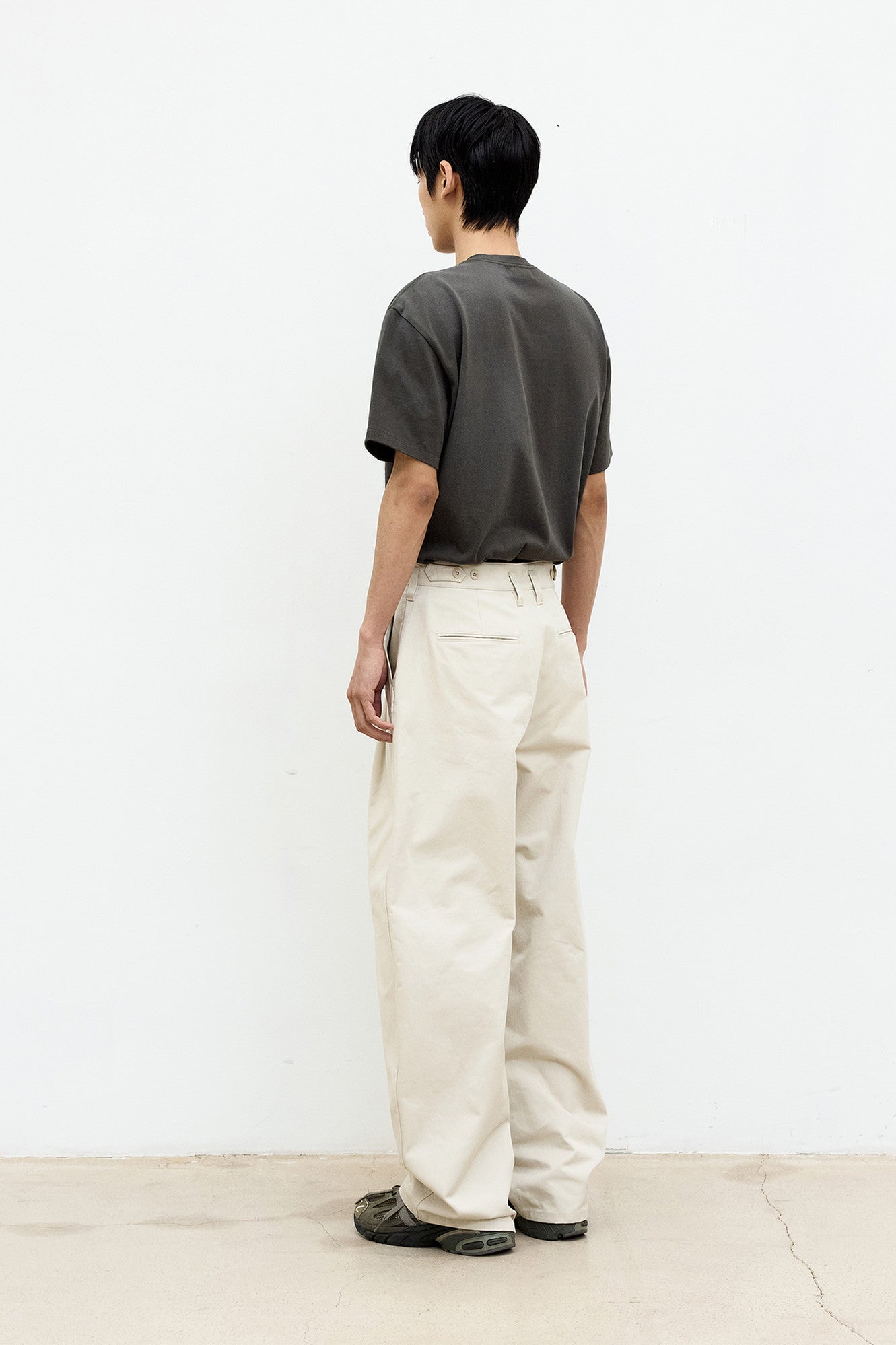 Coor - Spray Washed Pocket Point T-Shirt (Olive Khaki) product image 4 | TRAB K-Fashion Australia