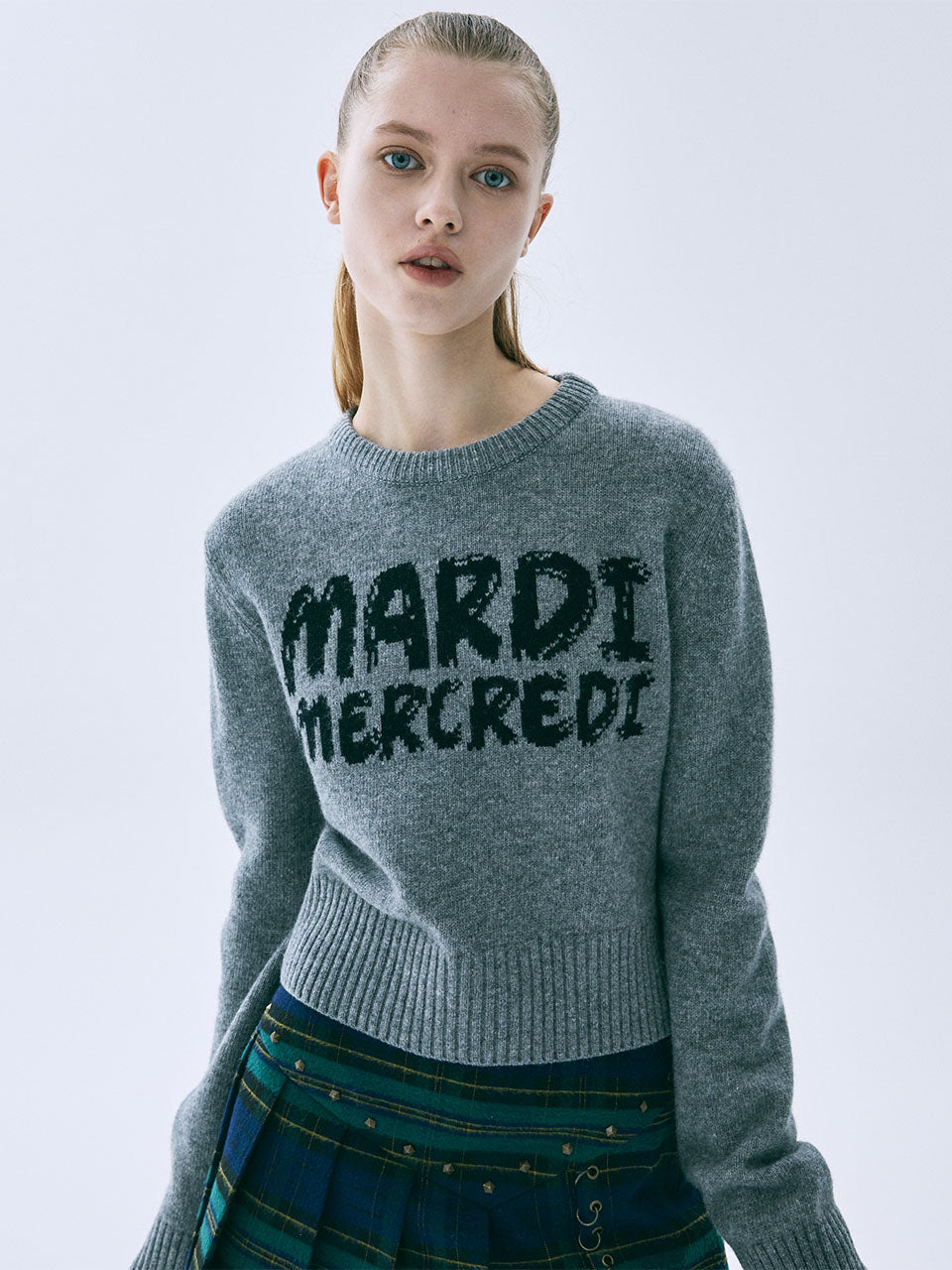 Mardi Mercredi - Cashmere Cropped Round Neck Brush Logo Contrast (Grey Black) product image 1 | TRAB K-Fashion Australia