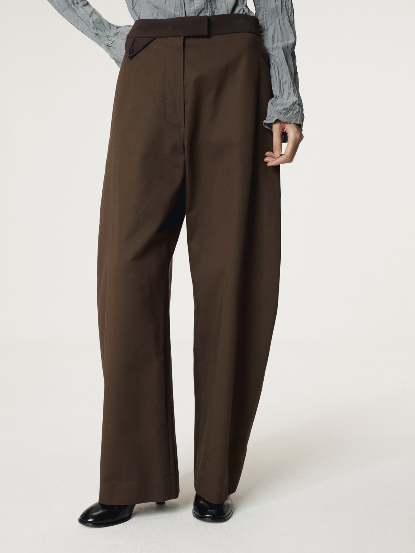 Recto - High-Rise Curved Legs Pants (Vintage Brown) product image 8 | TRAB K-Fashion Australia