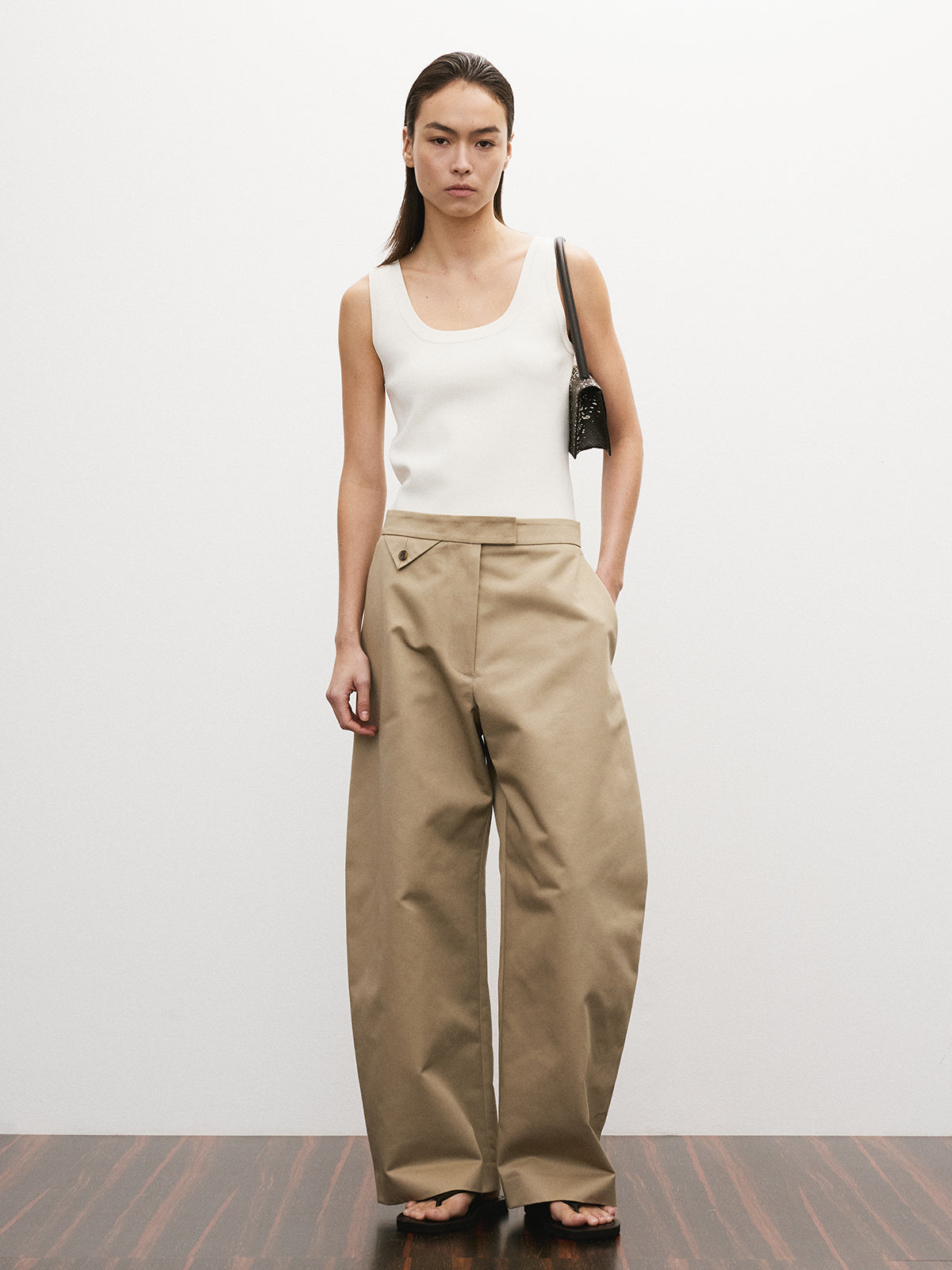 Recto - High-Rise Curved Legs Pants (Khaki Beige) product image 2 | TRAB K-Fashion Australia