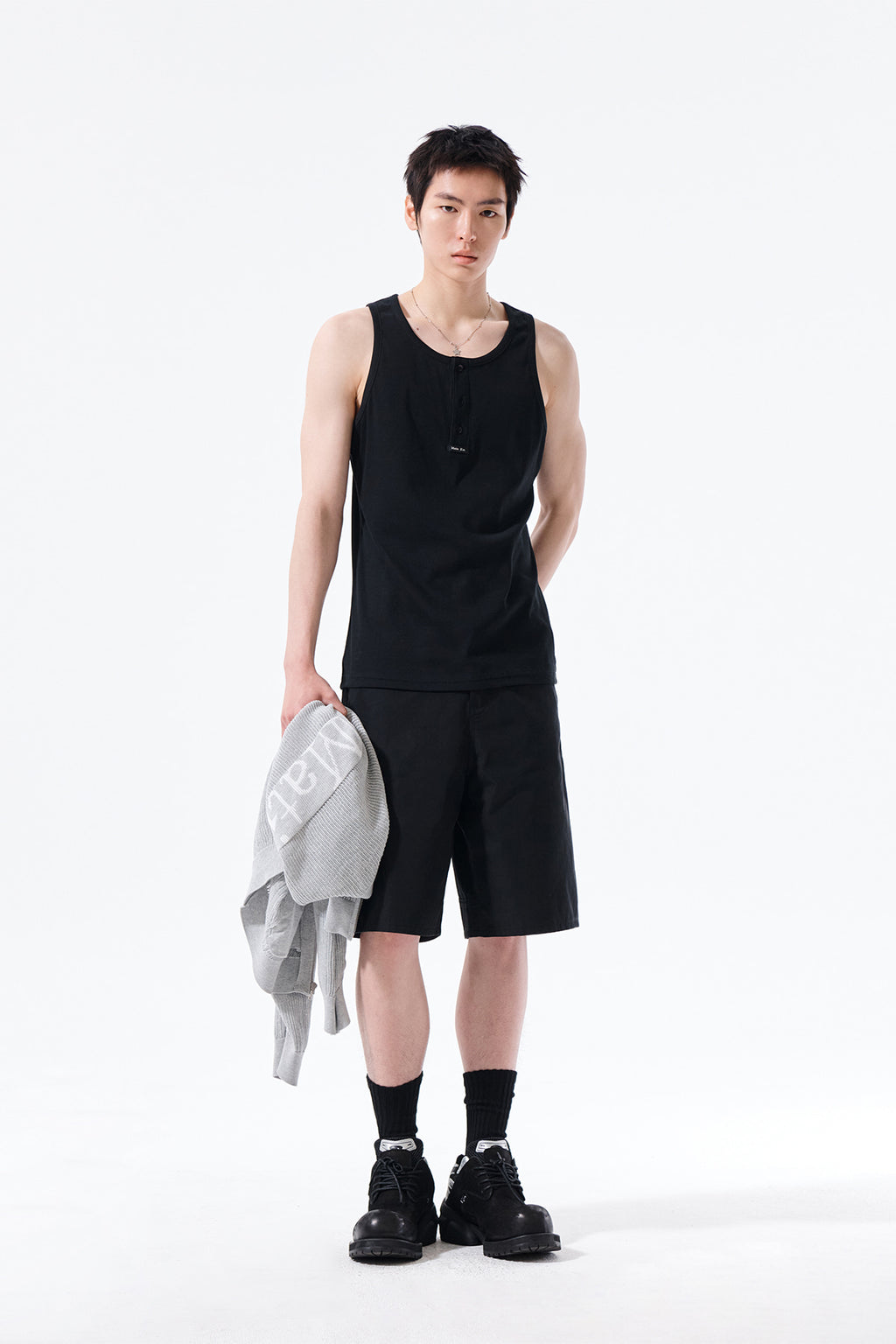 Matin Kim - Curved Seam Bermuda Pants (Black) product image 9 | TRAB K-Fashion Australia