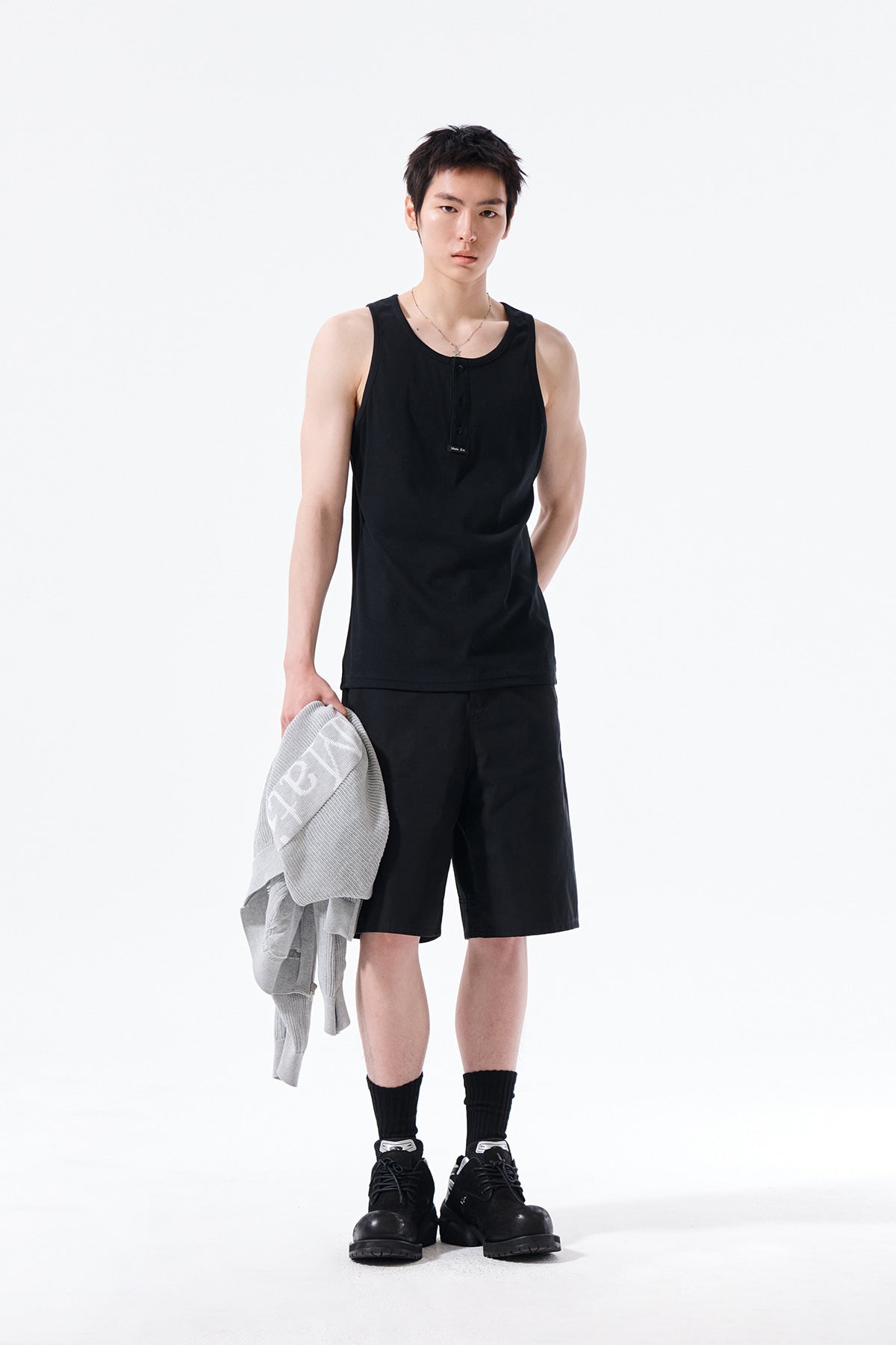Matin Kim - Curved Seam Bermuda Pants (Black) product image 9 | TRAB K-Fashion Australia