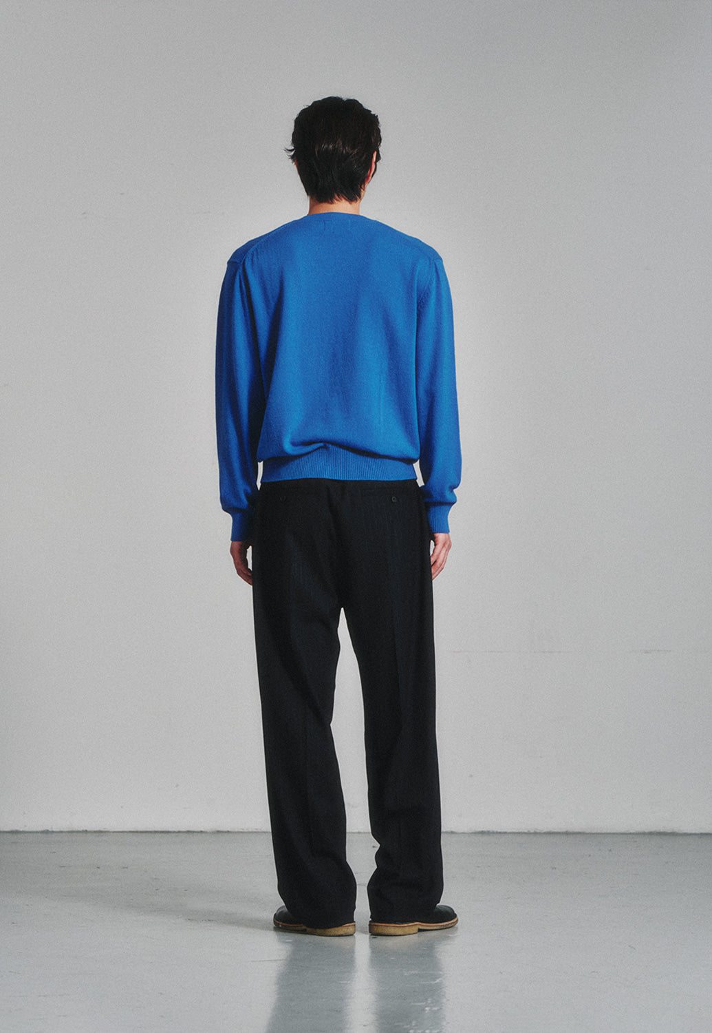 Art if acts - Cashmere V-Neck Knit (Cobalt Blue) product image 4 | TRAB K-Fashion Australia