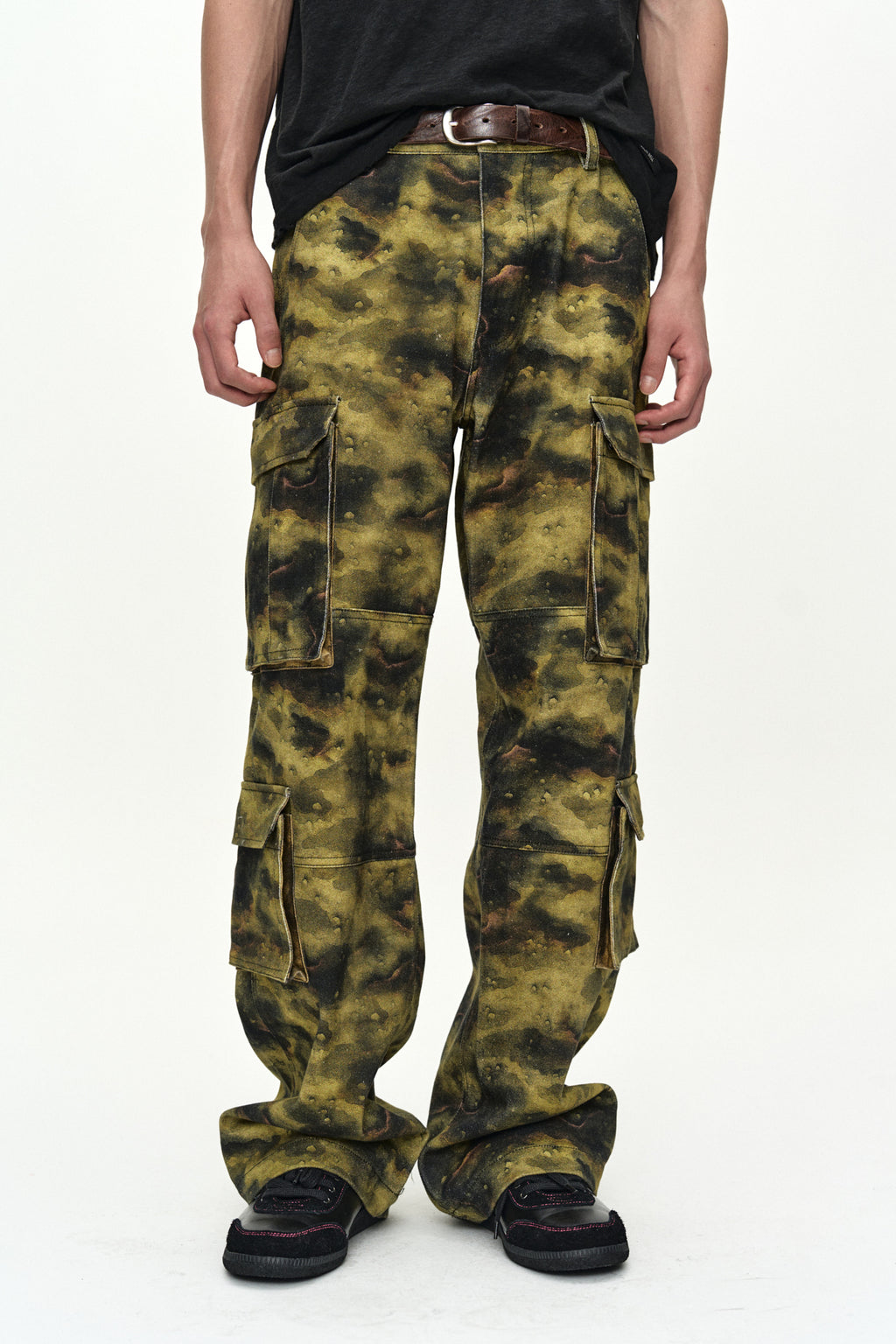 Andersson Bell - Unisex Burnout Camouflage-Printed Cargo Jeans (Green) product image 4 | TRAB K-Fashion Australia