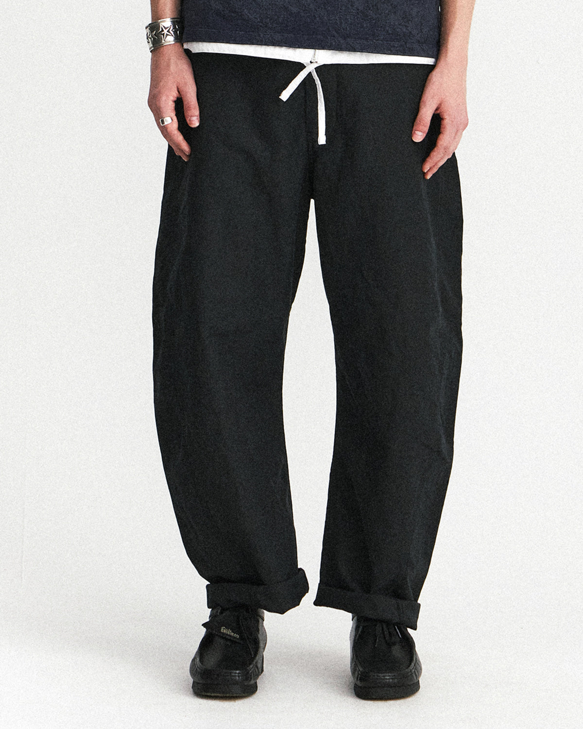 Eastlogue - Cinch Back Curved Pants (Black Linen) product image 2 | TRAB K-Fashion Australia