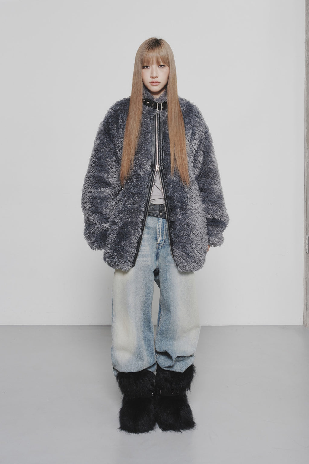 Deinet - Bizzo Point Faux Fur Jumper (Charcoal) product image 2 | TRAB K-Fashion Australia