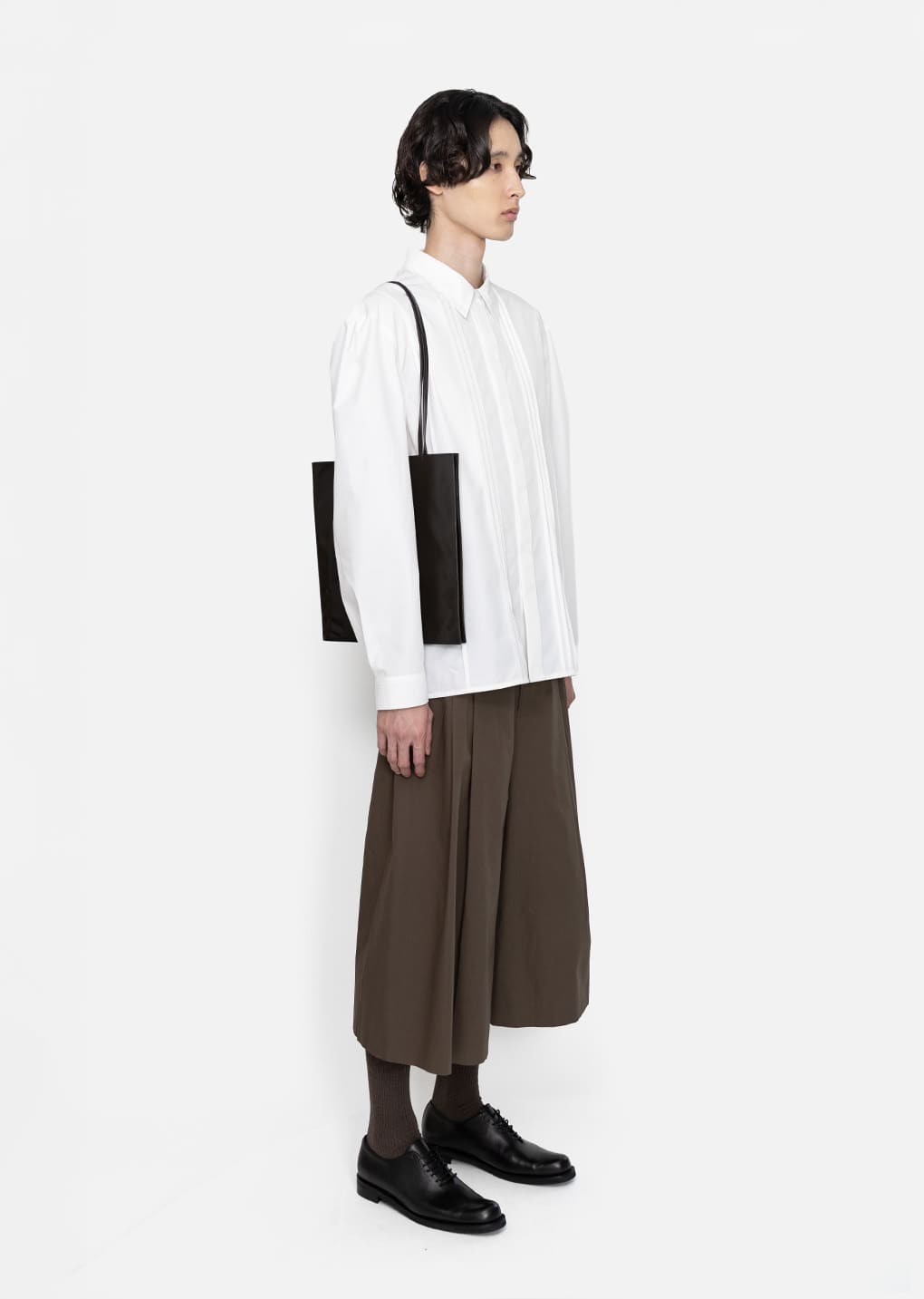 Amomento - Wide Bermuda Pants (Brown) product image 3 | TRAB K-Fashion Australia