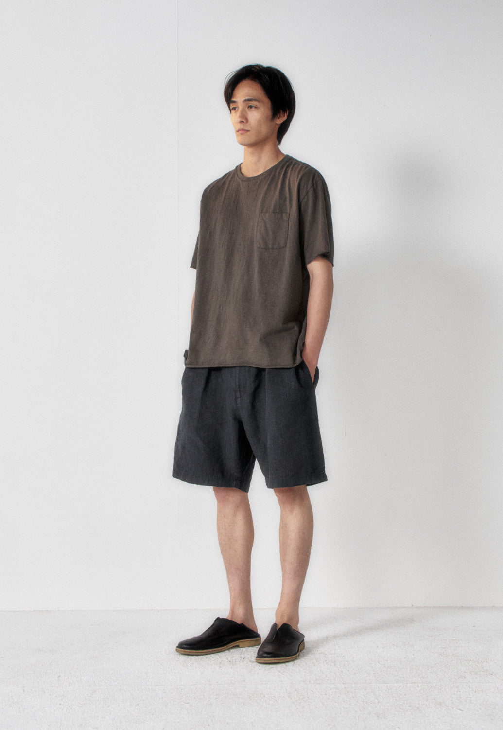 Art if acts - Washed Linen Two Tuck Shorts (Charcoal) product image 2 | TRAB K-Fashion Australia